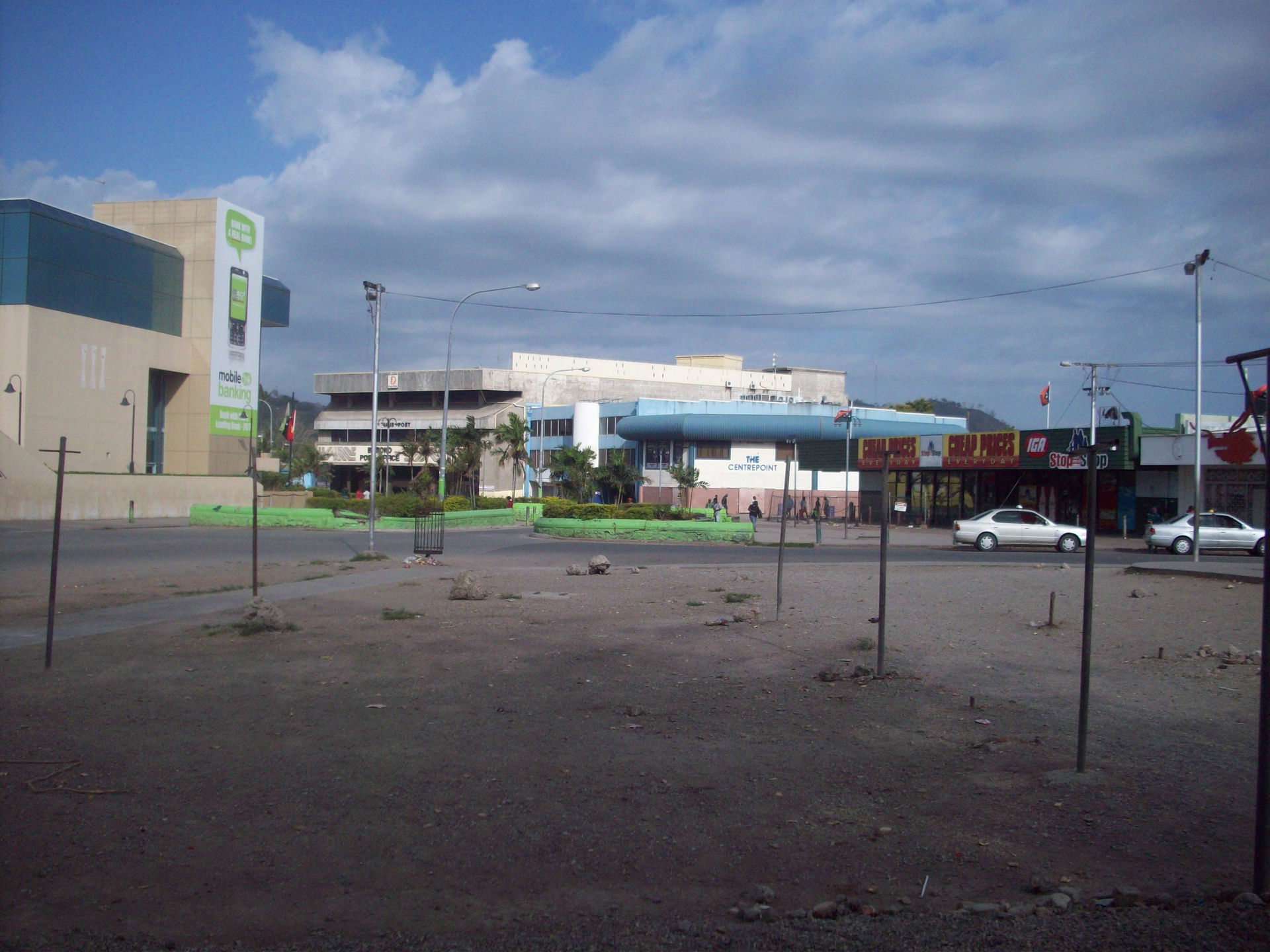 Boroko post office in downtown shopping area currently moribund.
