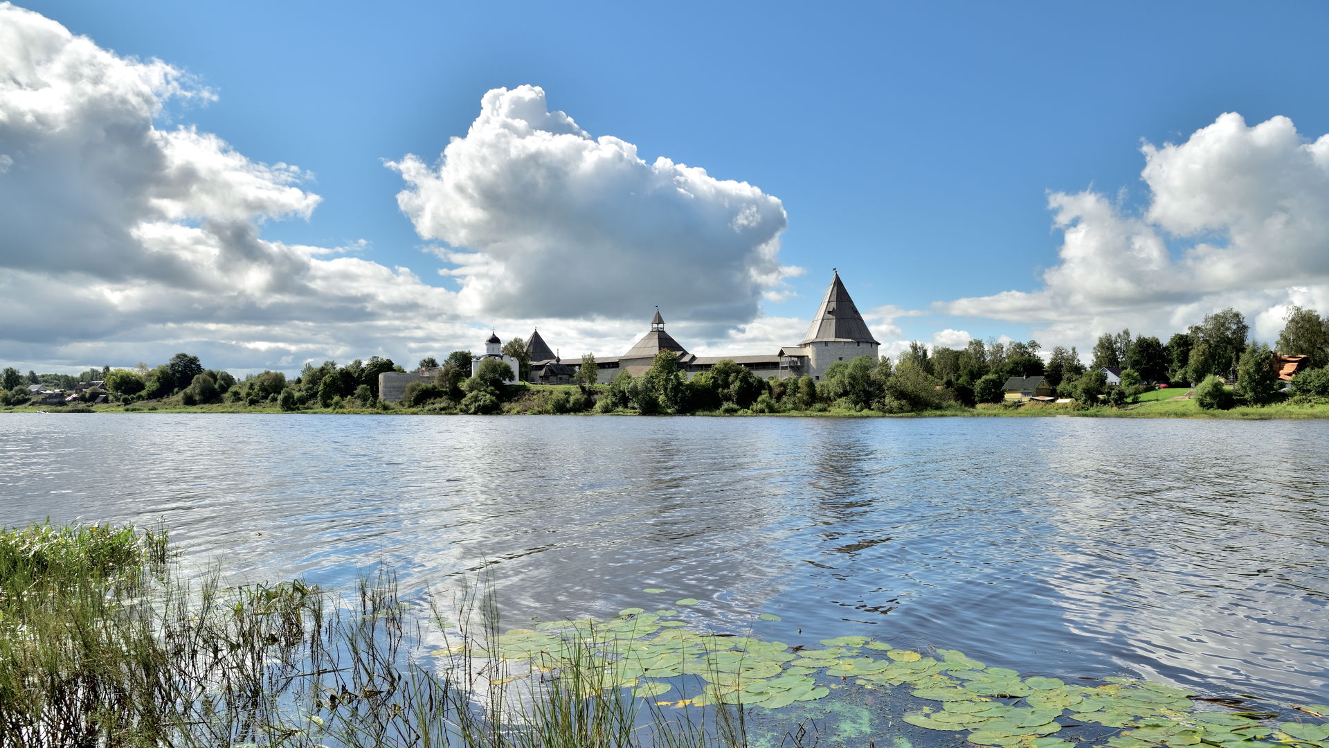 Staroladozhsky: on both banks of the Volkhov River in the vicin…