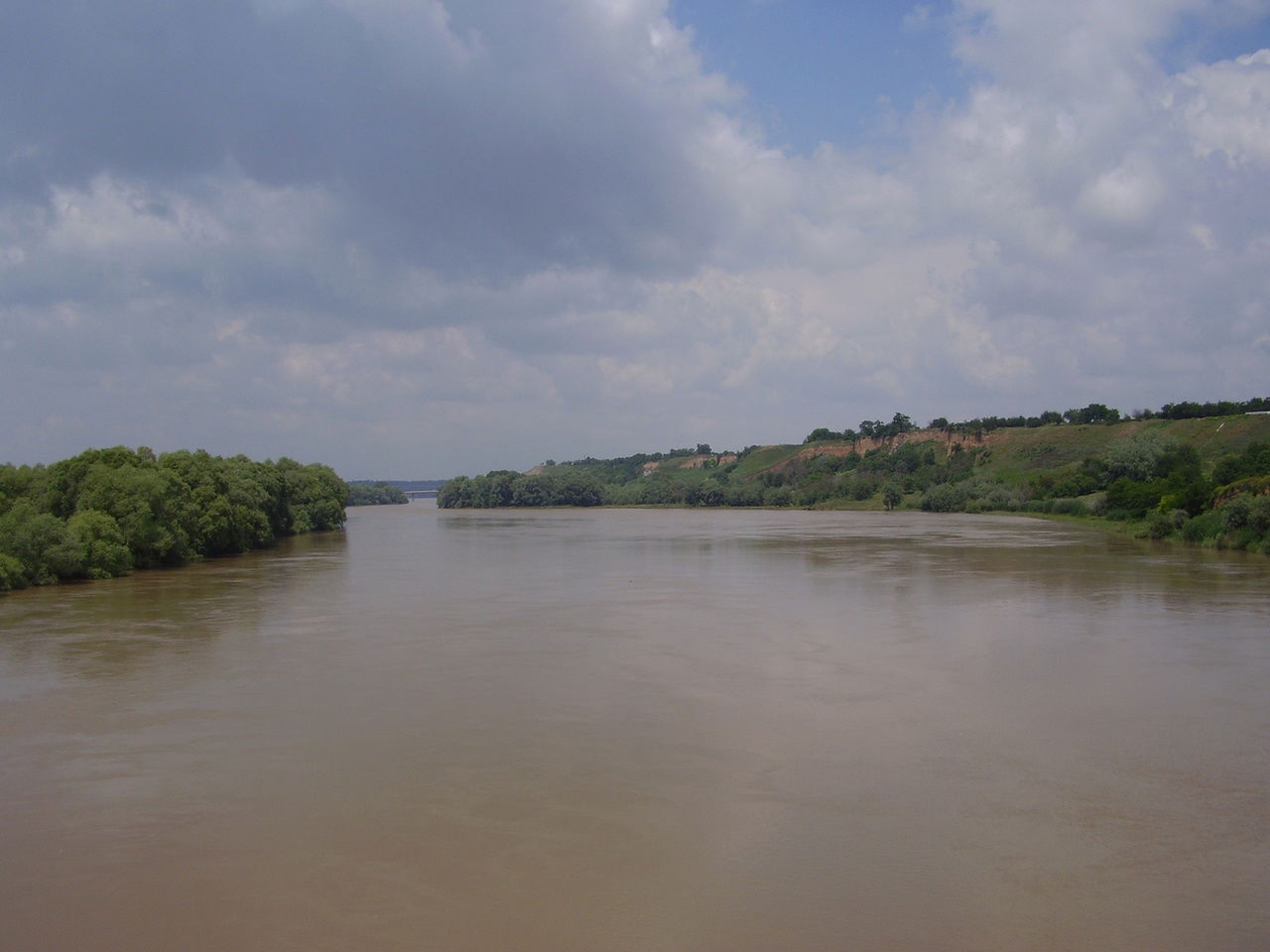 The river Kuban' near the city of ust'-Labinsk.