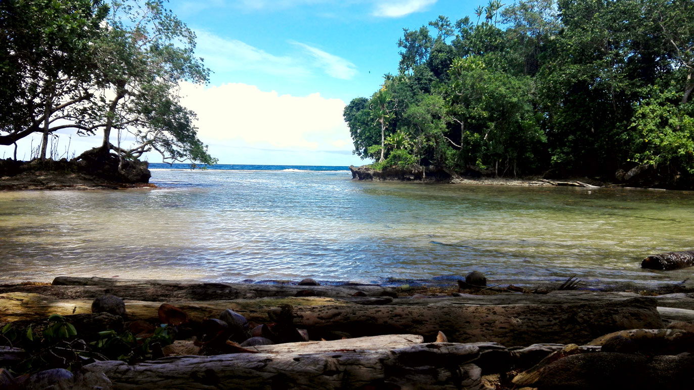 View of Lamasbie Bay in Sentral New Ireland, Namatanai District…
