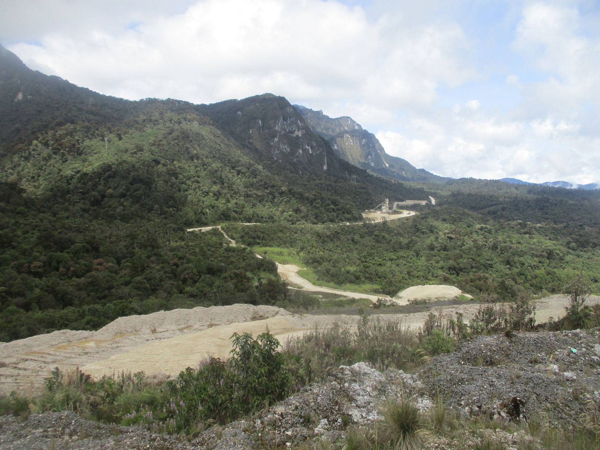 View towards the Pangalita Lime processing plant in Porgera, fr…