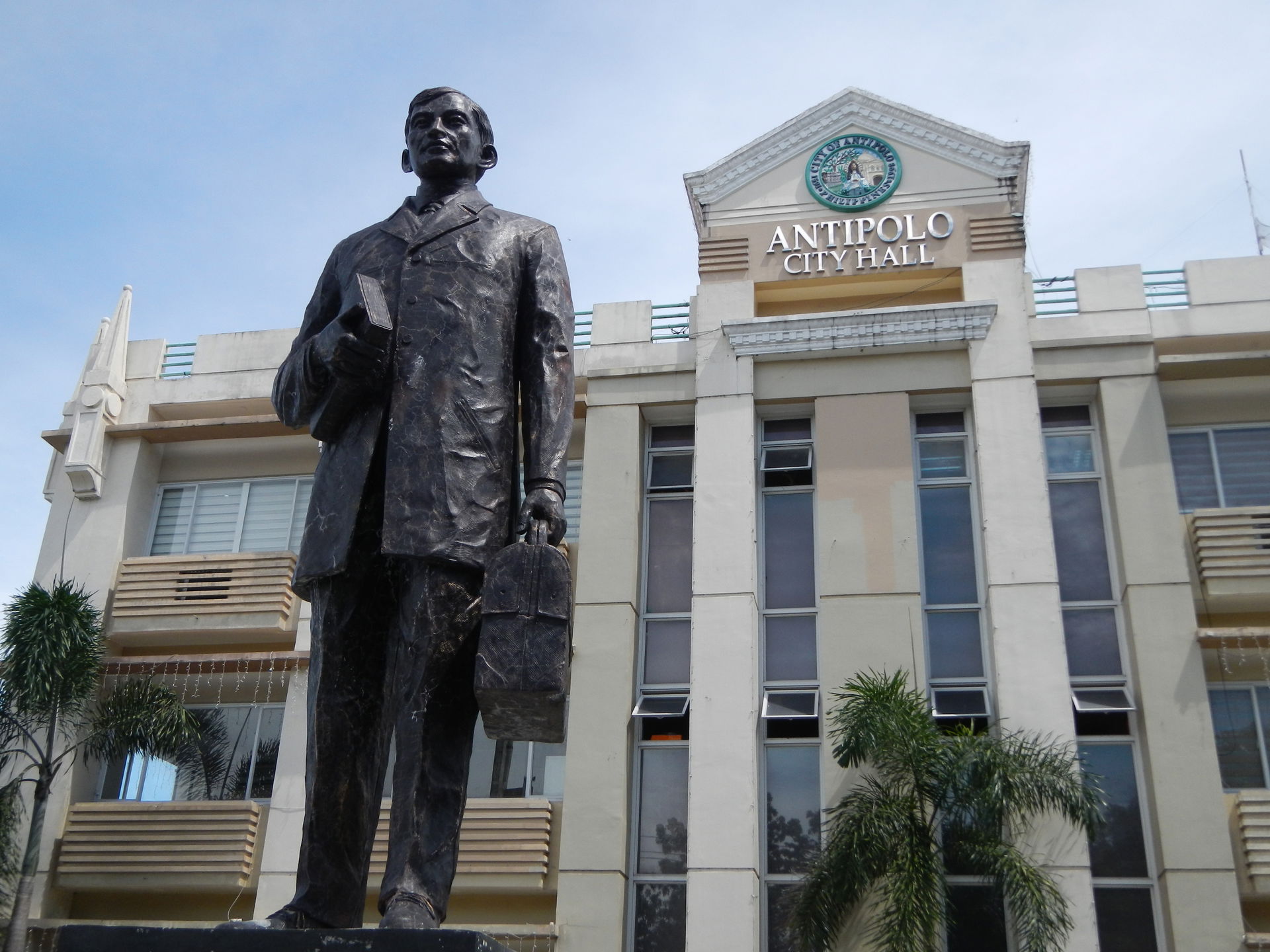 Antipolo City Hall[1] Coordinates:   14°35'10"N   121°10'33"E […