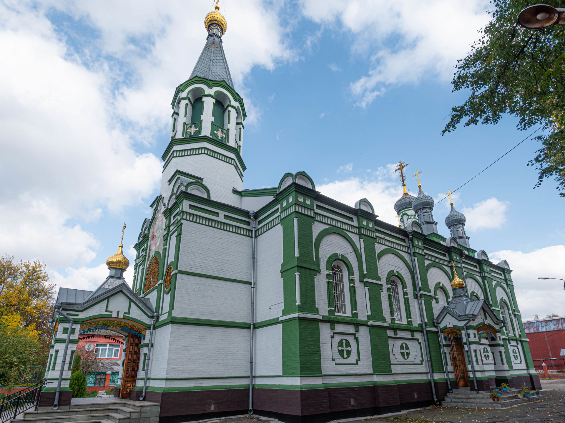 Outerior of Church of the Life-Giving Trinity, Novozybkov