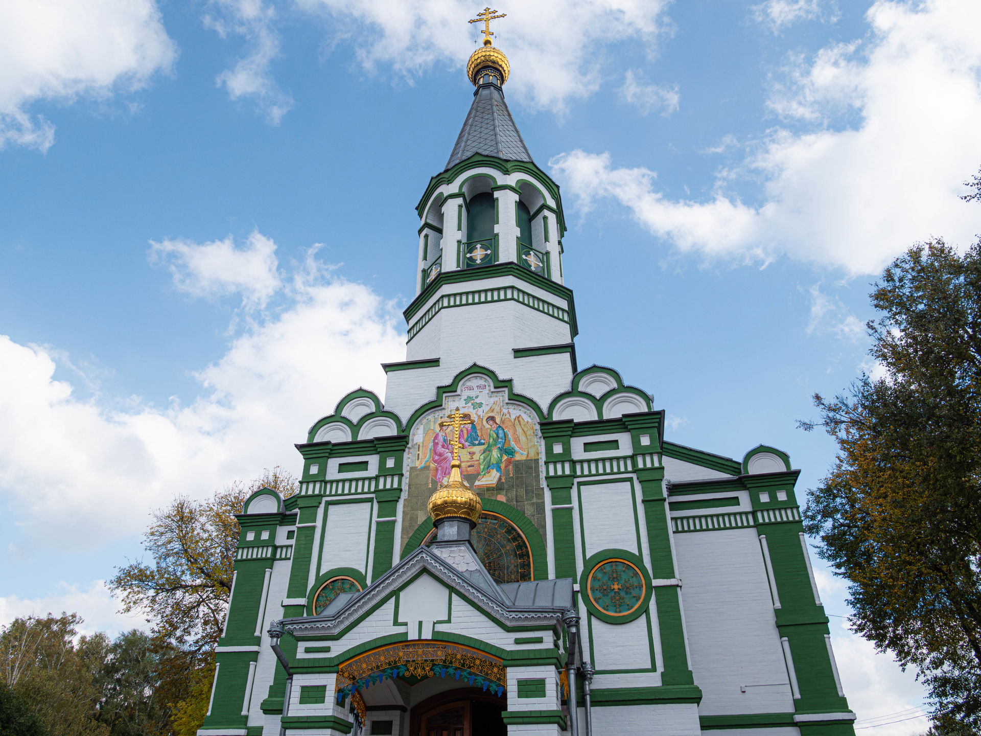 Outerior of Church of the Life-Giving Trinity, Novozybkov