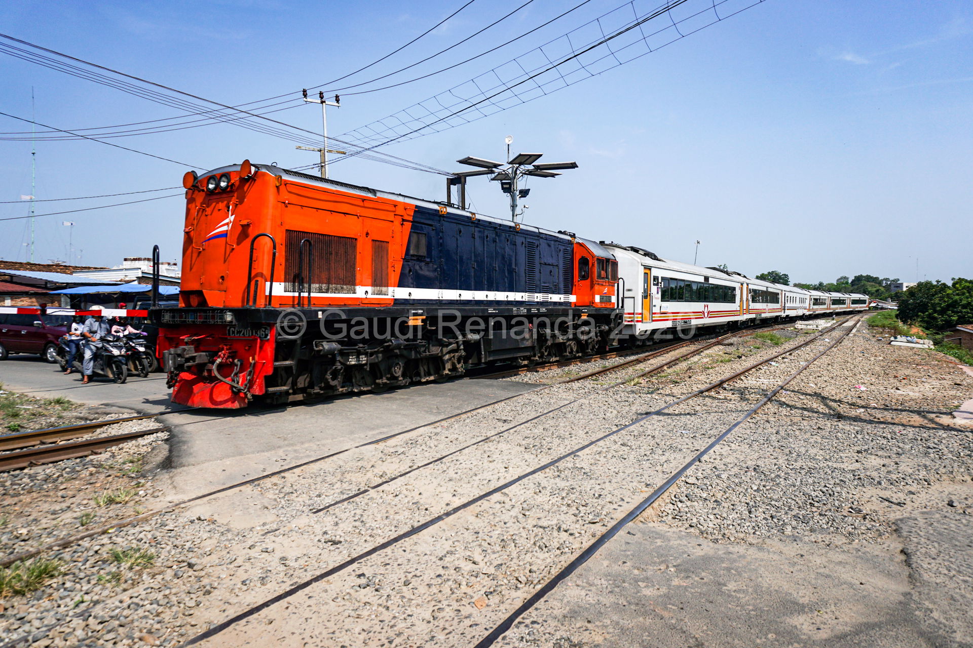 Kuala Stabas S7 arriving Kotabumi Station