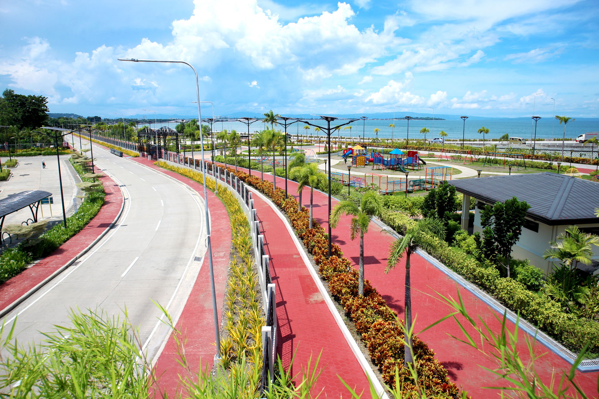 COASTAL ROAD NO-NOs. Angel Sumagaysay, head of the Davao City P…