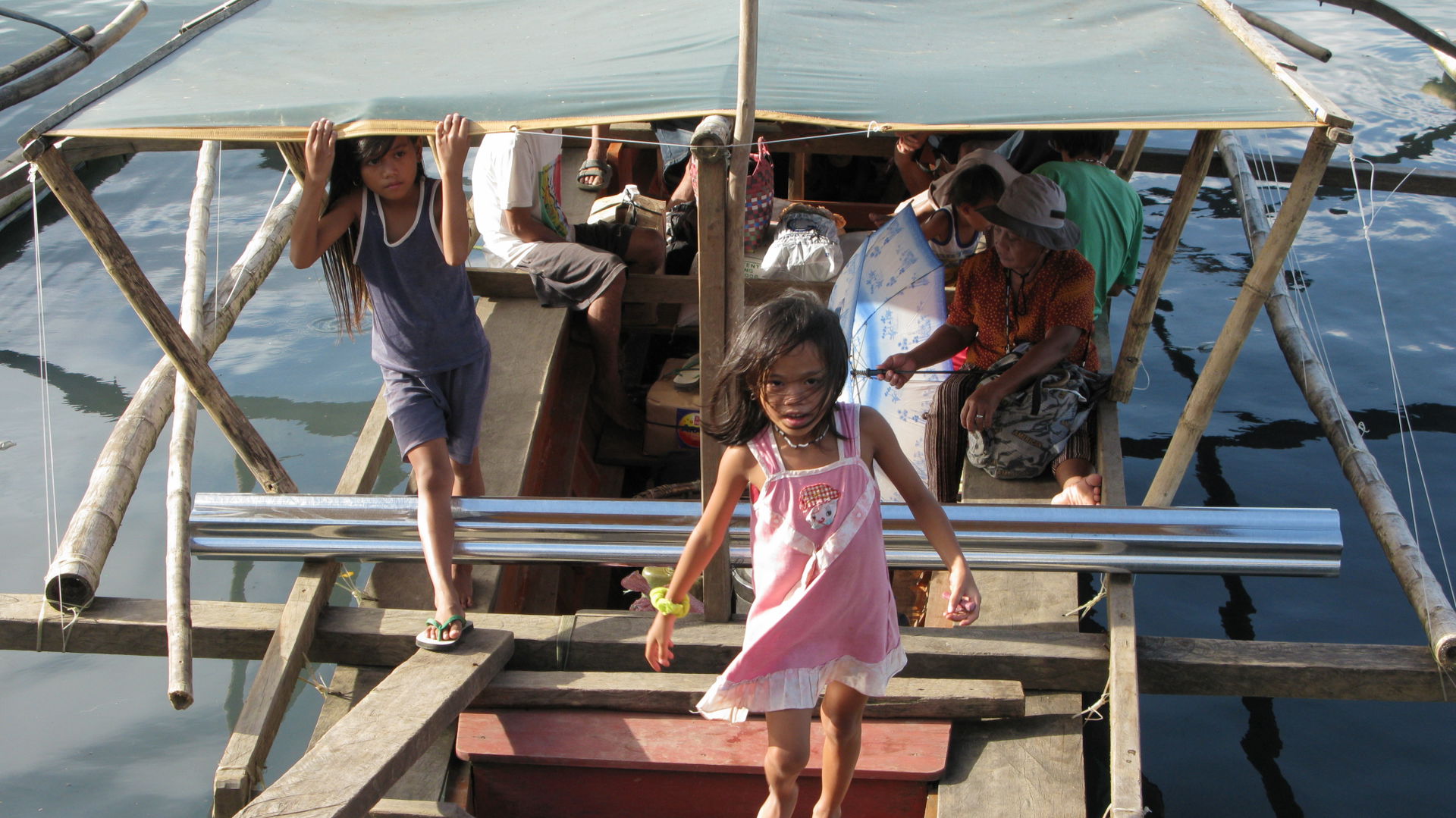 New generations of Iberian-Filipino blood. Children. Gateway to…