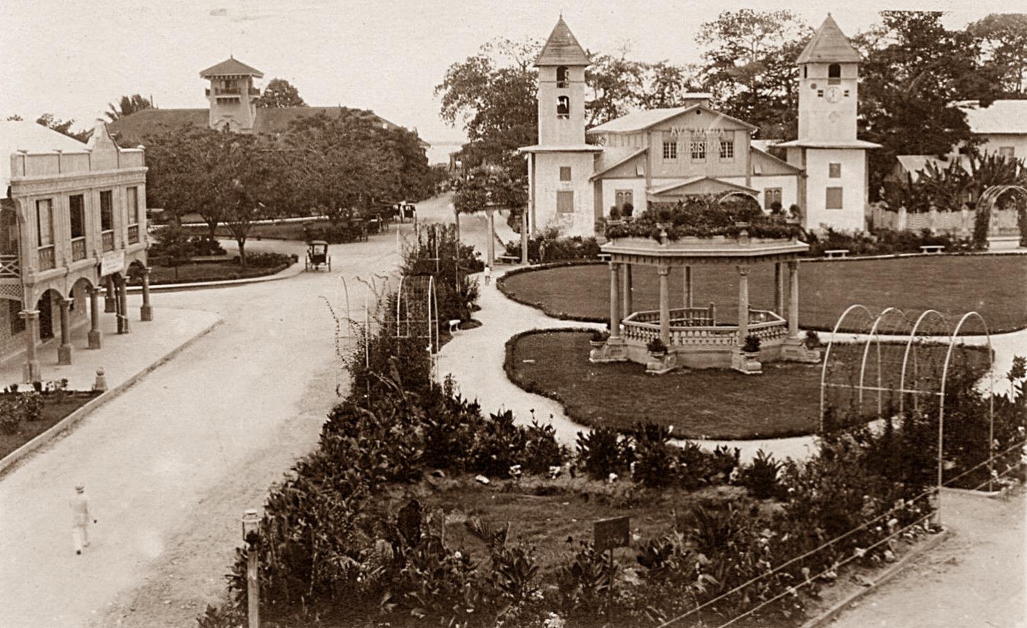 A view of Plaza Pershing, Zamboanga, Philippine Islands. Buildi…