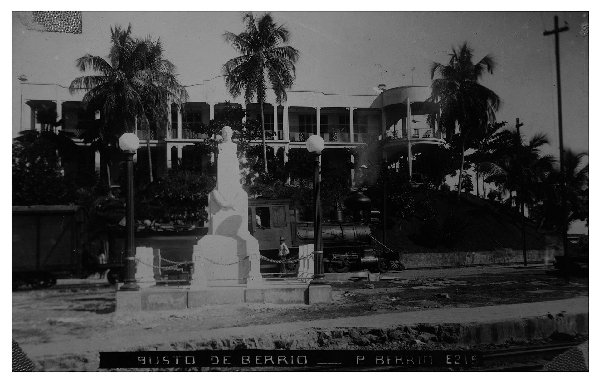Busto de Berrío, Puerto Berrío, 1927