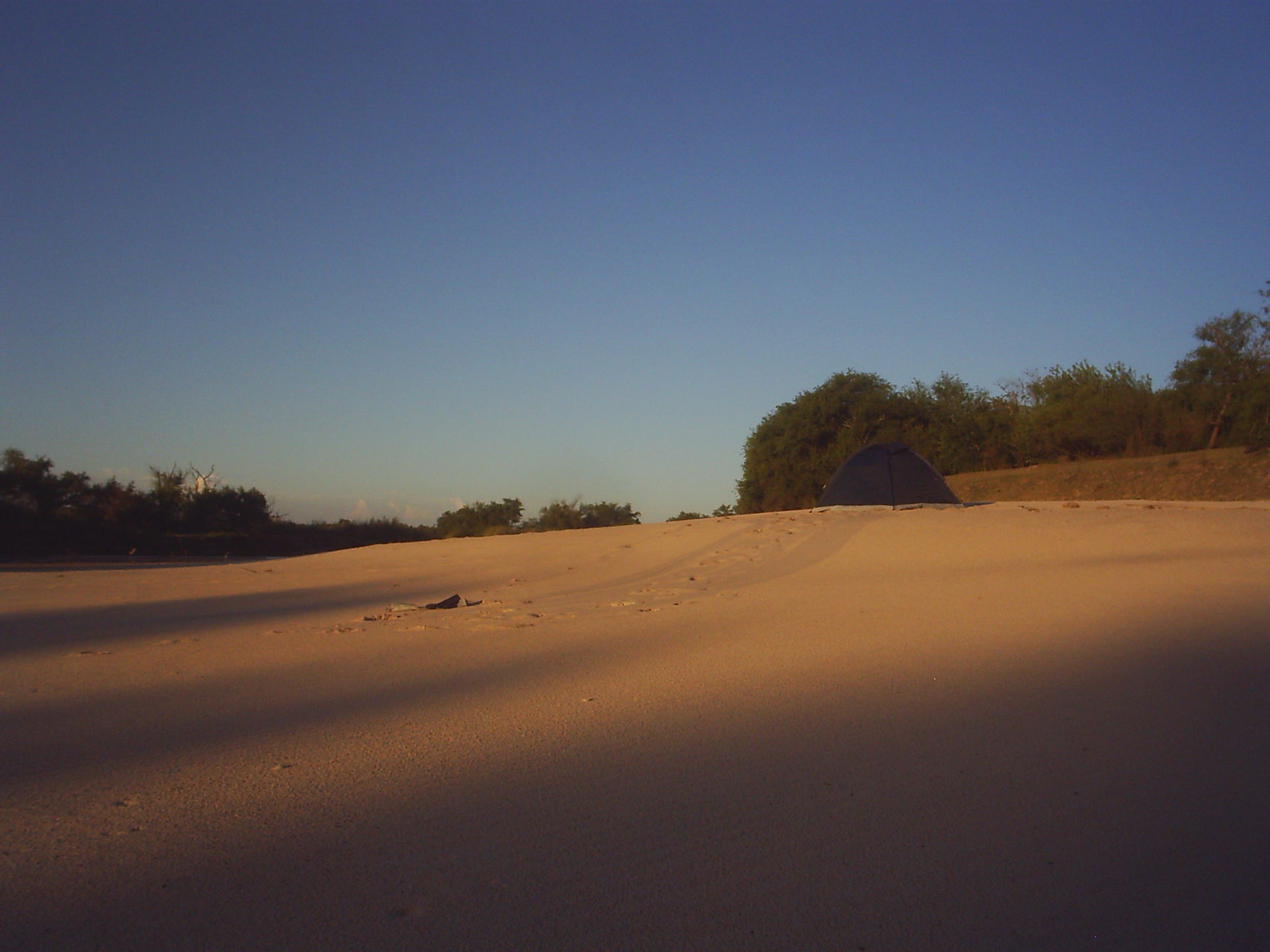 Playa sobre el Rio Gualeguay, Cerca de Aldea Asuncion.