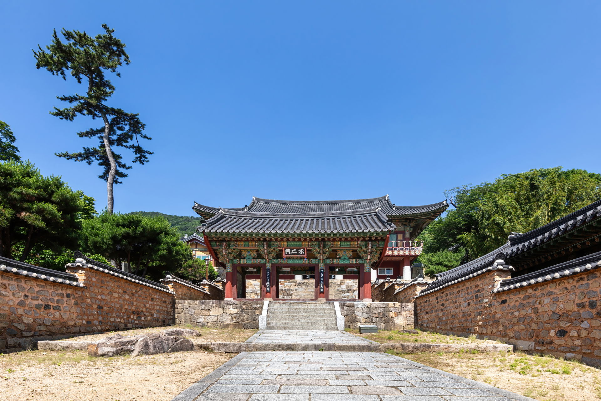 Burimun gate and high Japanese black pine at Beomeosa Buddhist …