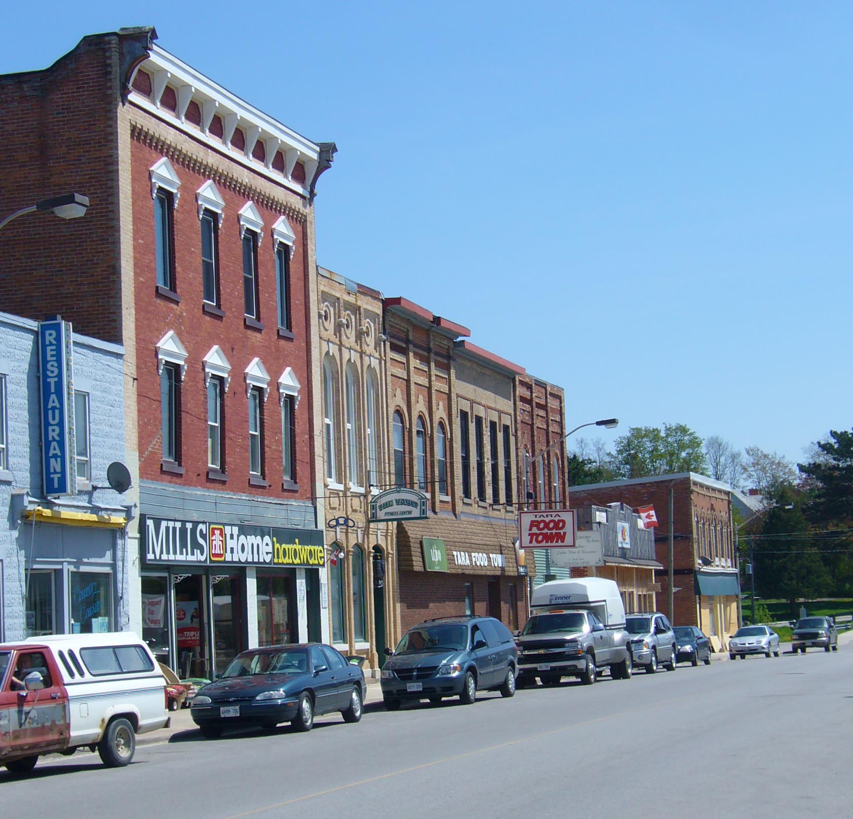 Tara Yonge St. Looking South