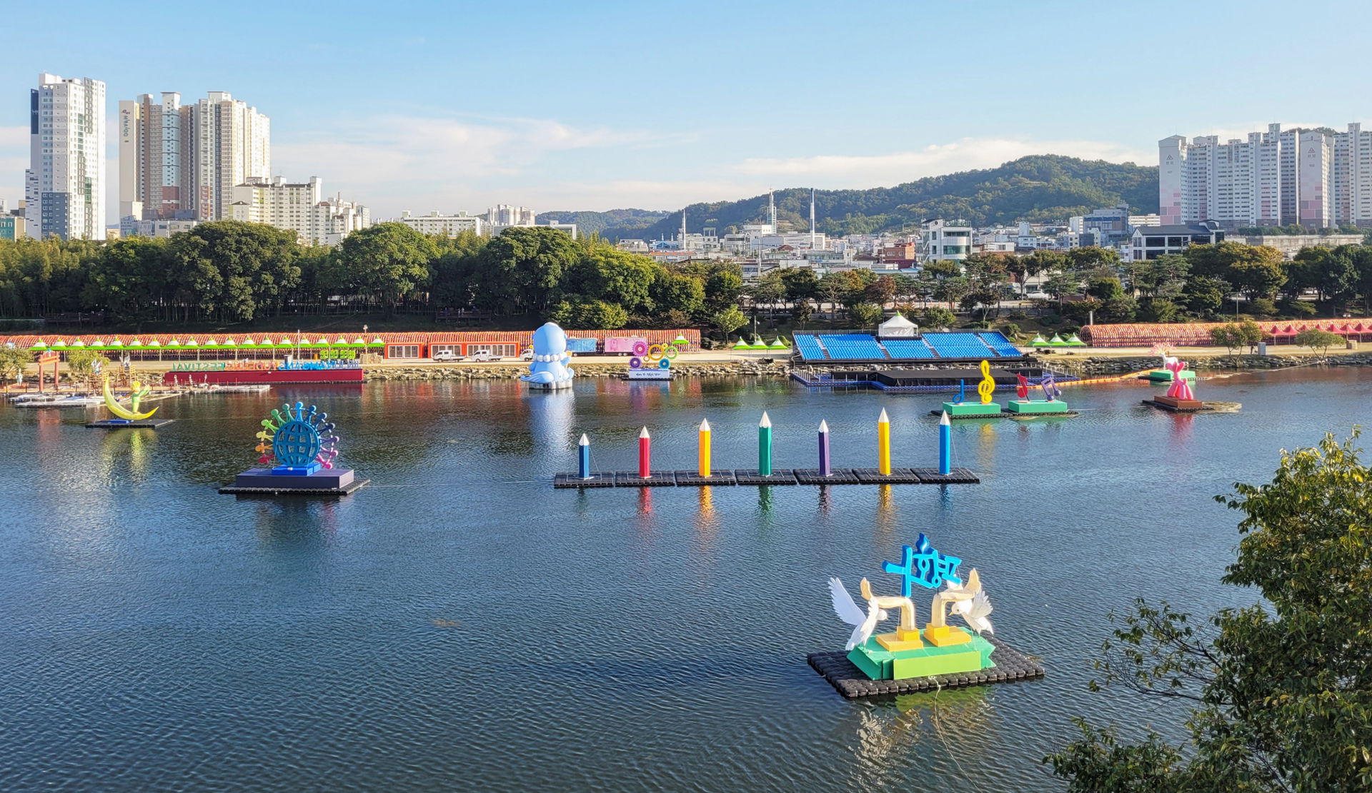 Nam River in Jinju during the Jinju Namgang Yudeung Festival, S…