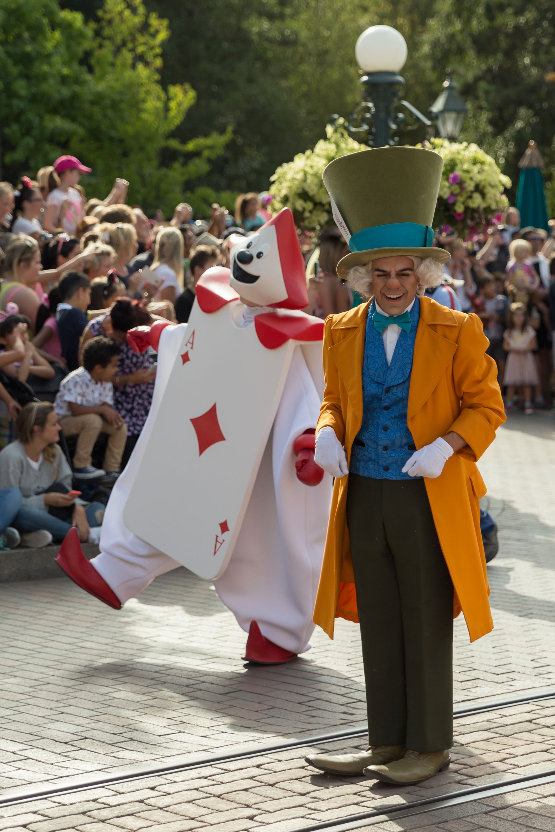 The Mad Hatter of Alice in Wonderland at the Disney Magic On Pa…