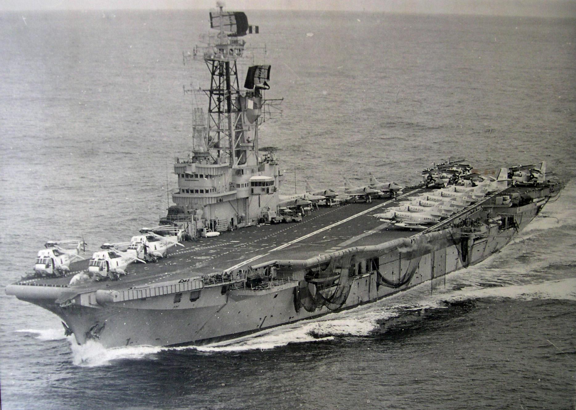 Argentinian ARA Veinticinco de Mayo Collosus Class aircraft car…