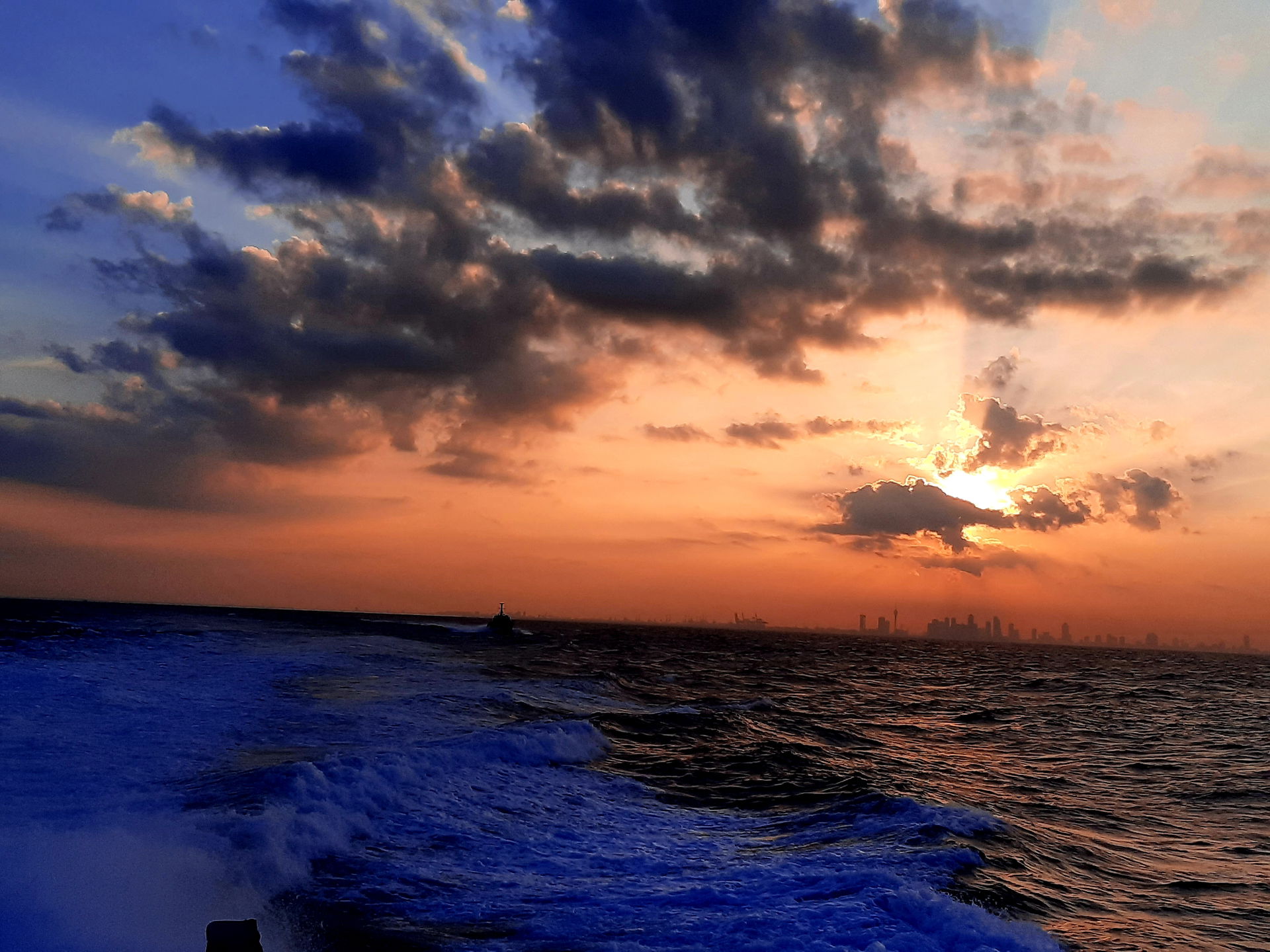 Beautiful Sunrise over the Colombo Skyline as seen from the oce…