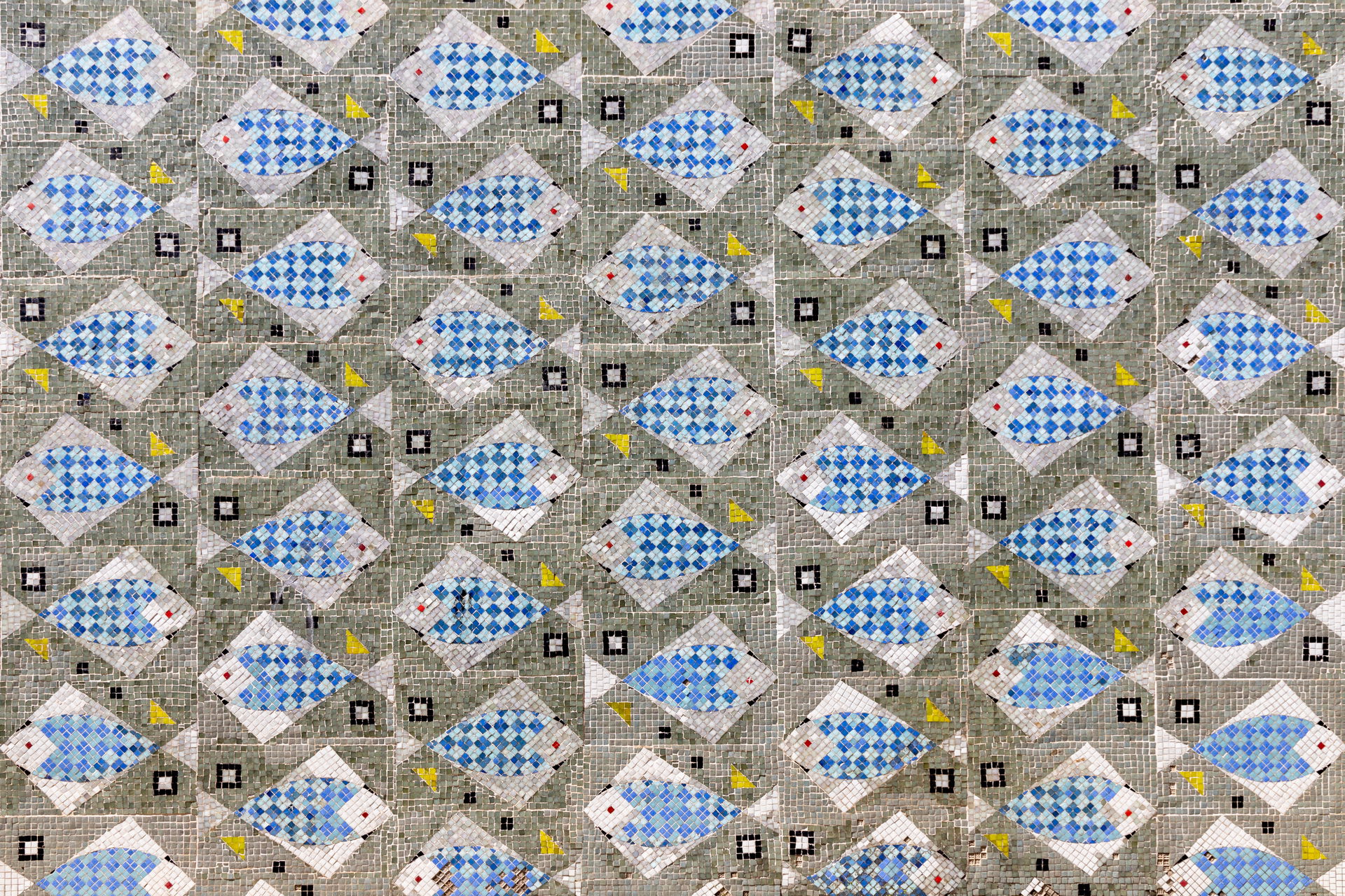 Wall tiles of the Escola de Ciência (Science School), Vitória, …