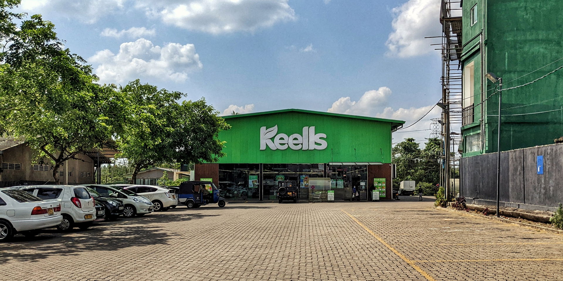 Keells Super is a Sri Lankan supermarket chain. Its Minuwangoda…