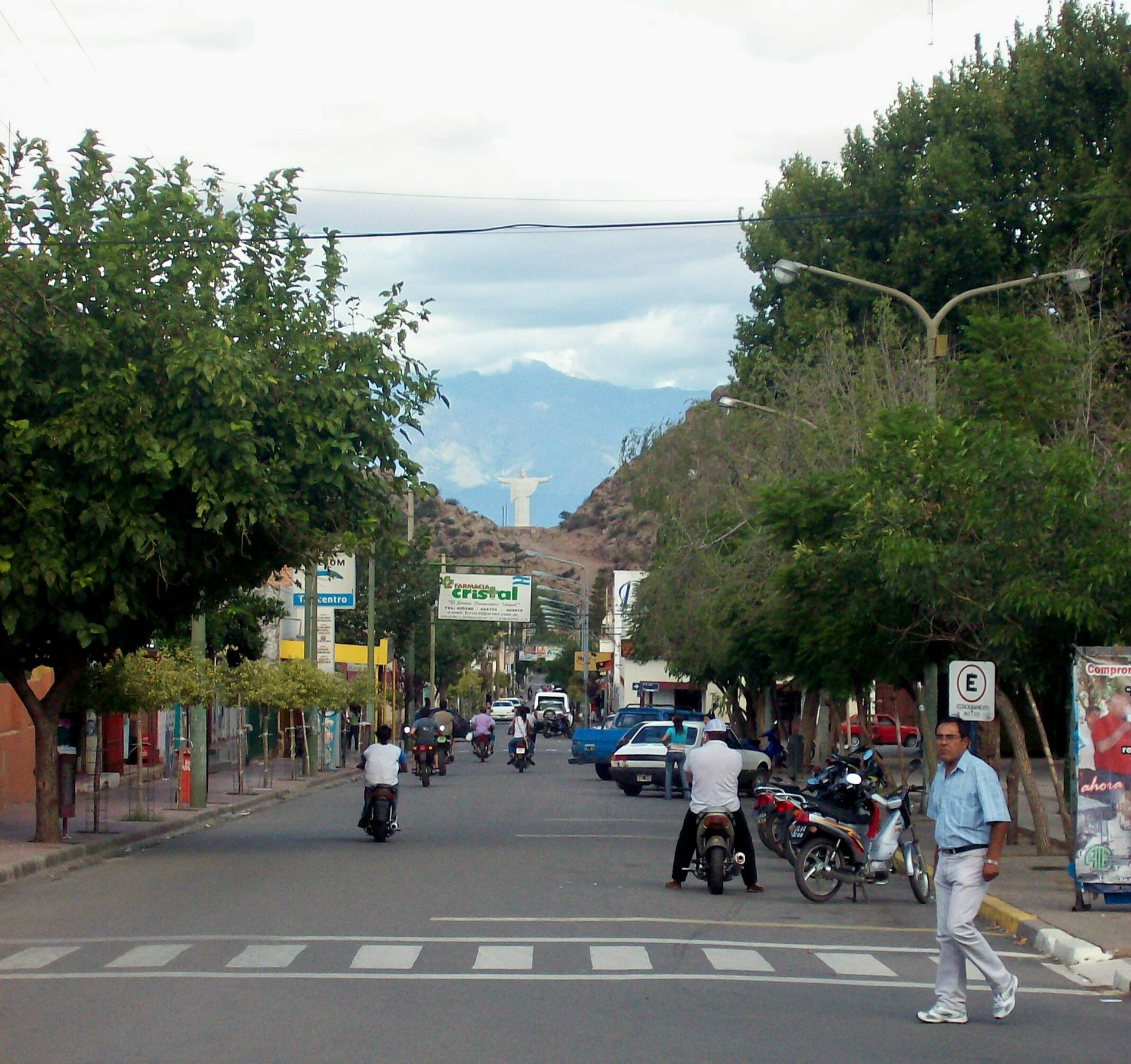 Calle Joaquín V. González, entre las calles "19 de Febrero" y "…