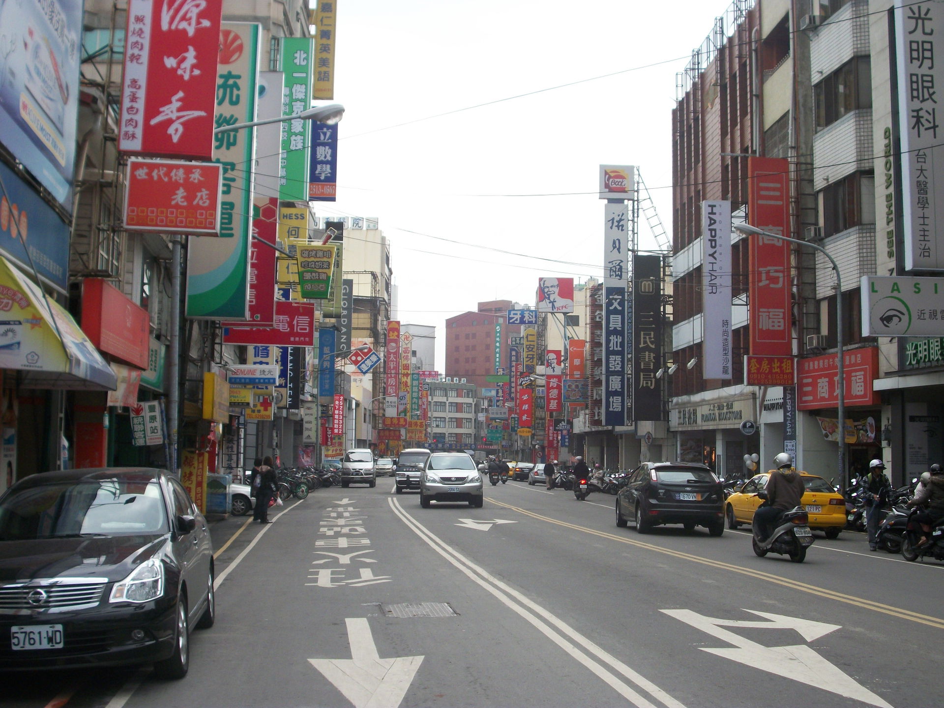 Looking southward alongside the Jhungjheng Road in Fengyuan Cit…