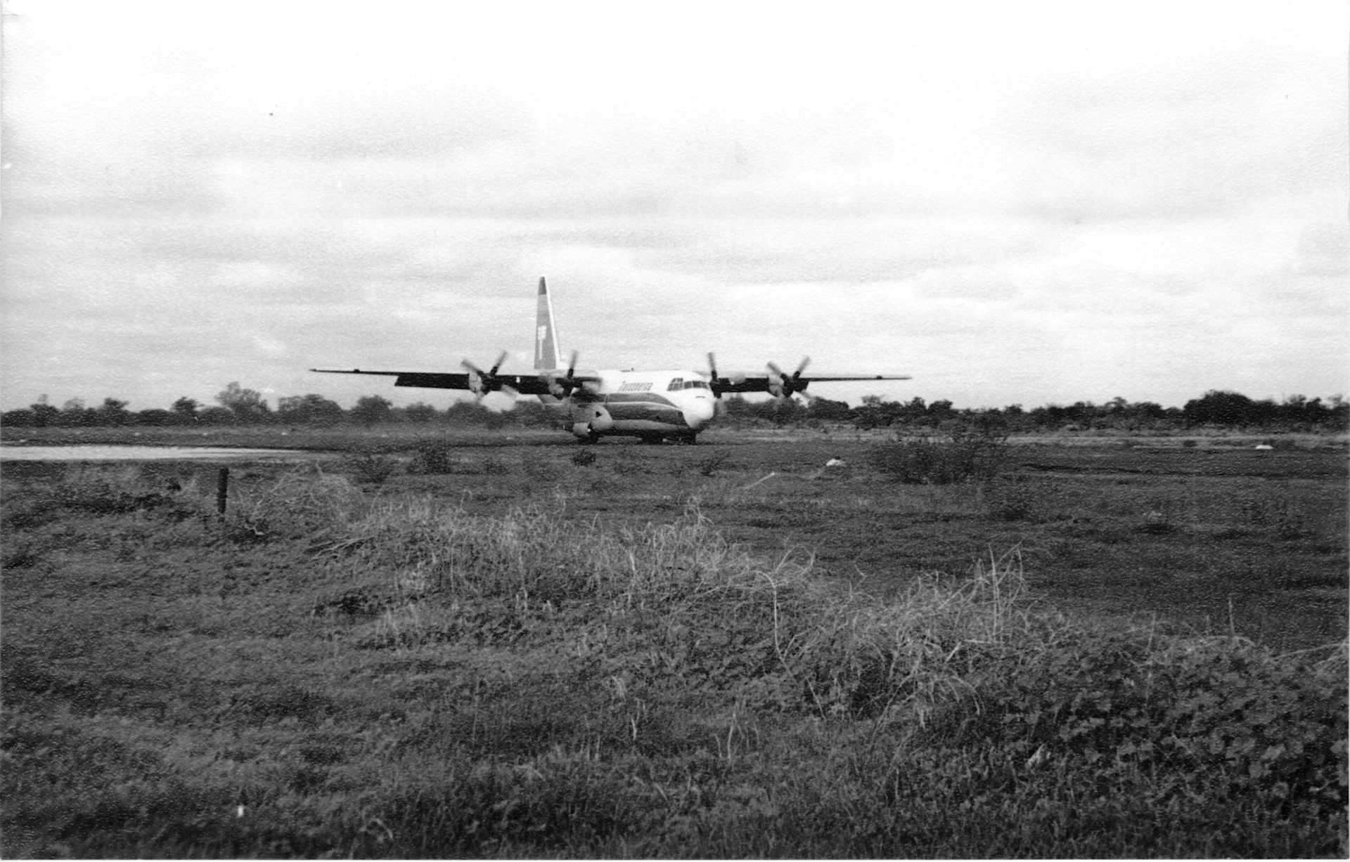 1981-MugladAirStrip-©EtienneMaricq.jpg