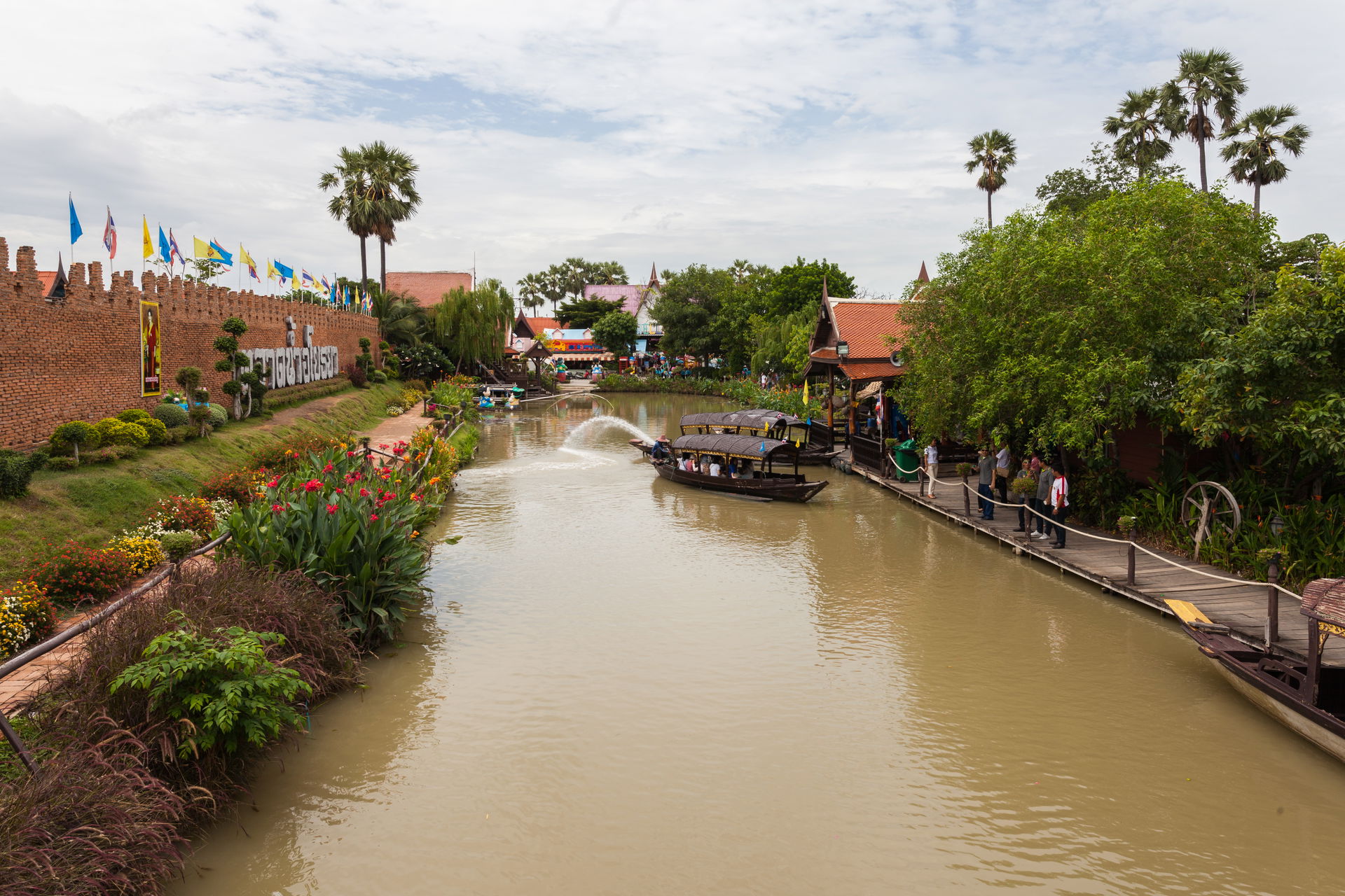 Ayothaya Floating Market, Ayutthaya, Thailand