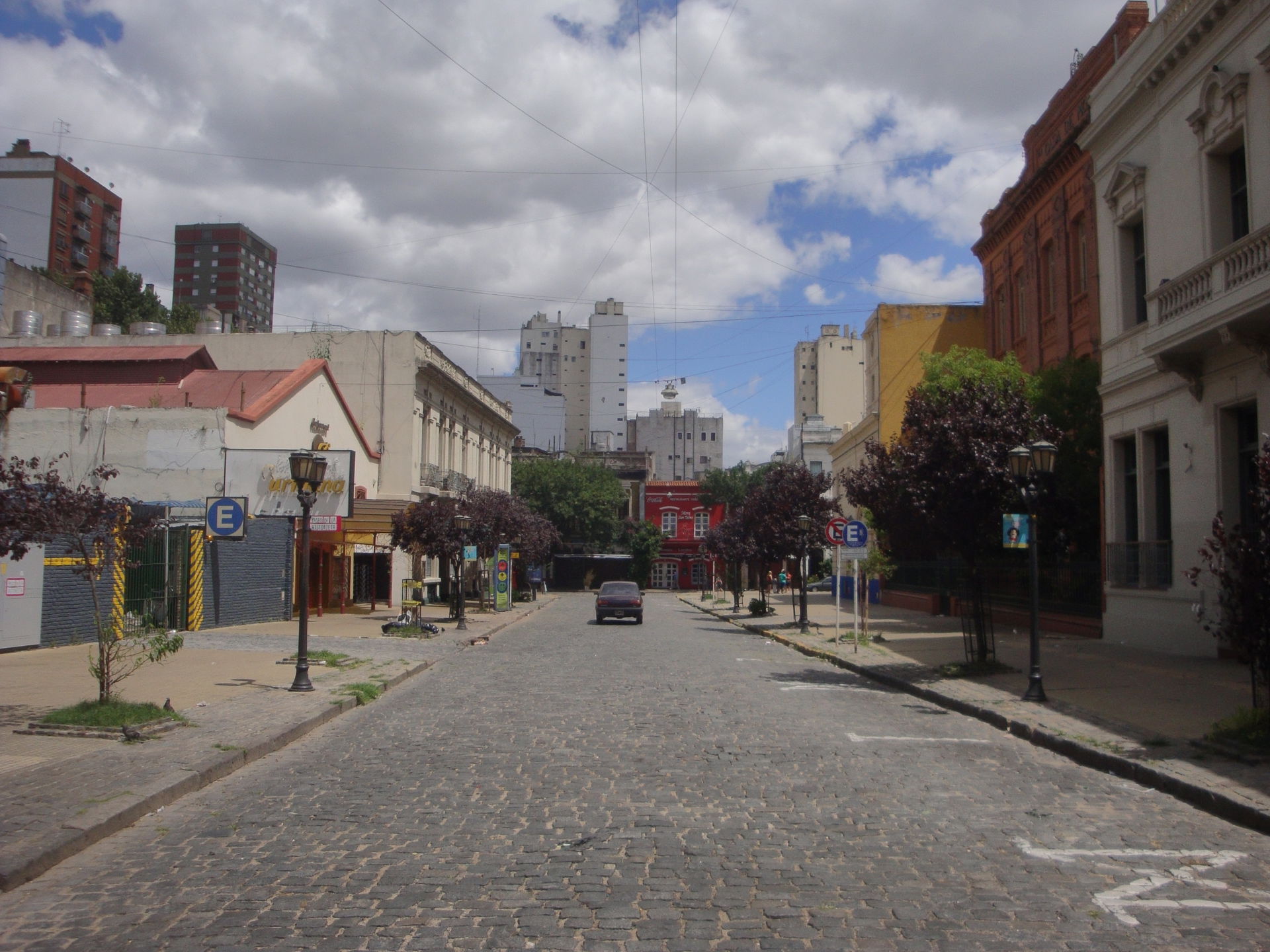 Calle Balcarce entre México y Chile, en el barrio porteño de Mo…