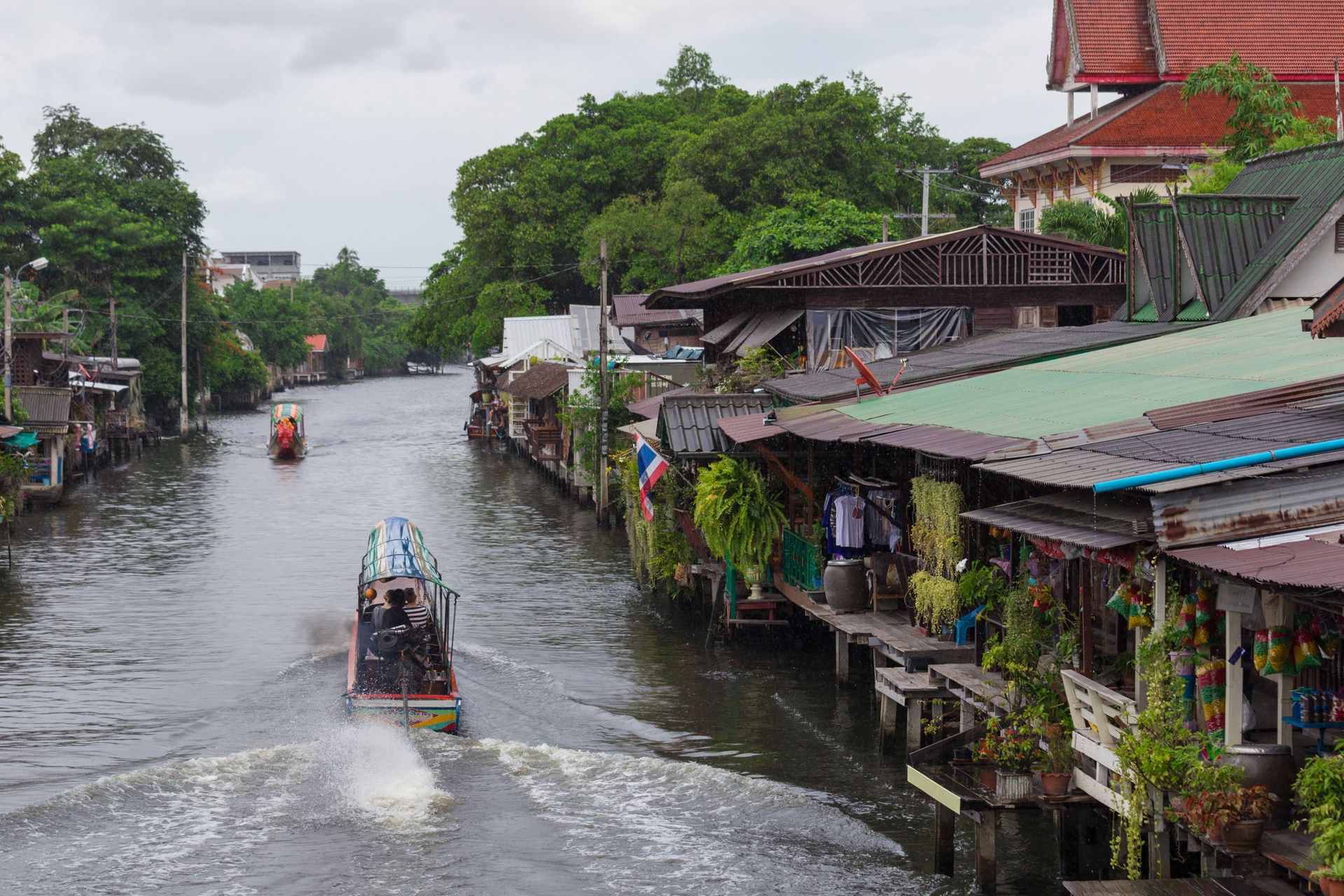 Khlong Bang Luang Floating Market, Bangkok.