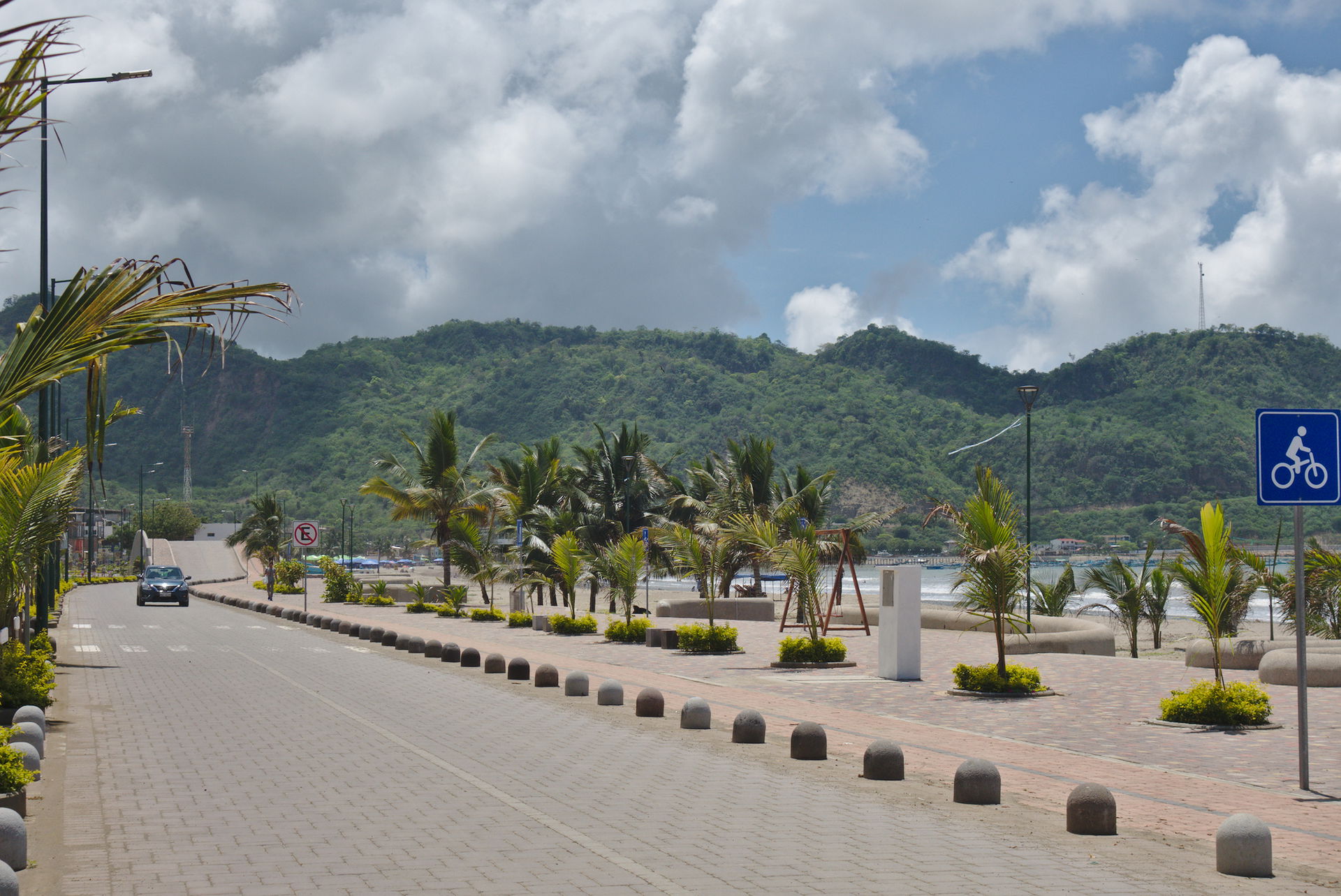 The new Malecón of Puerto López, finished in late 2016.