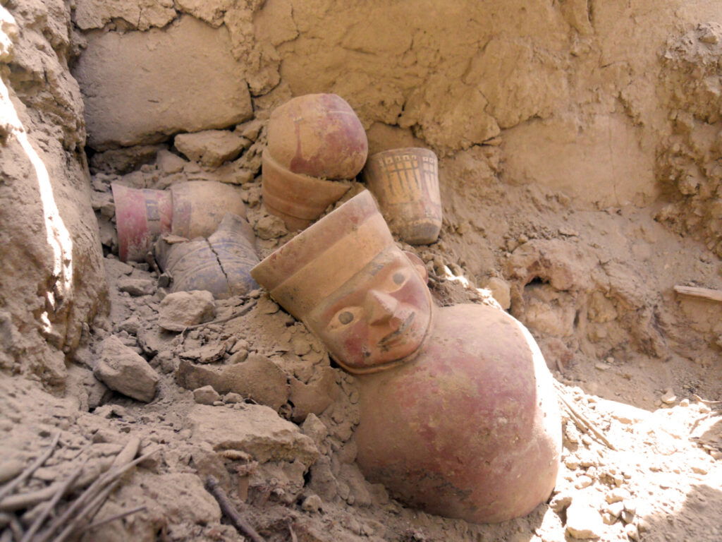 Ceramics from El Castillo de Huarmey