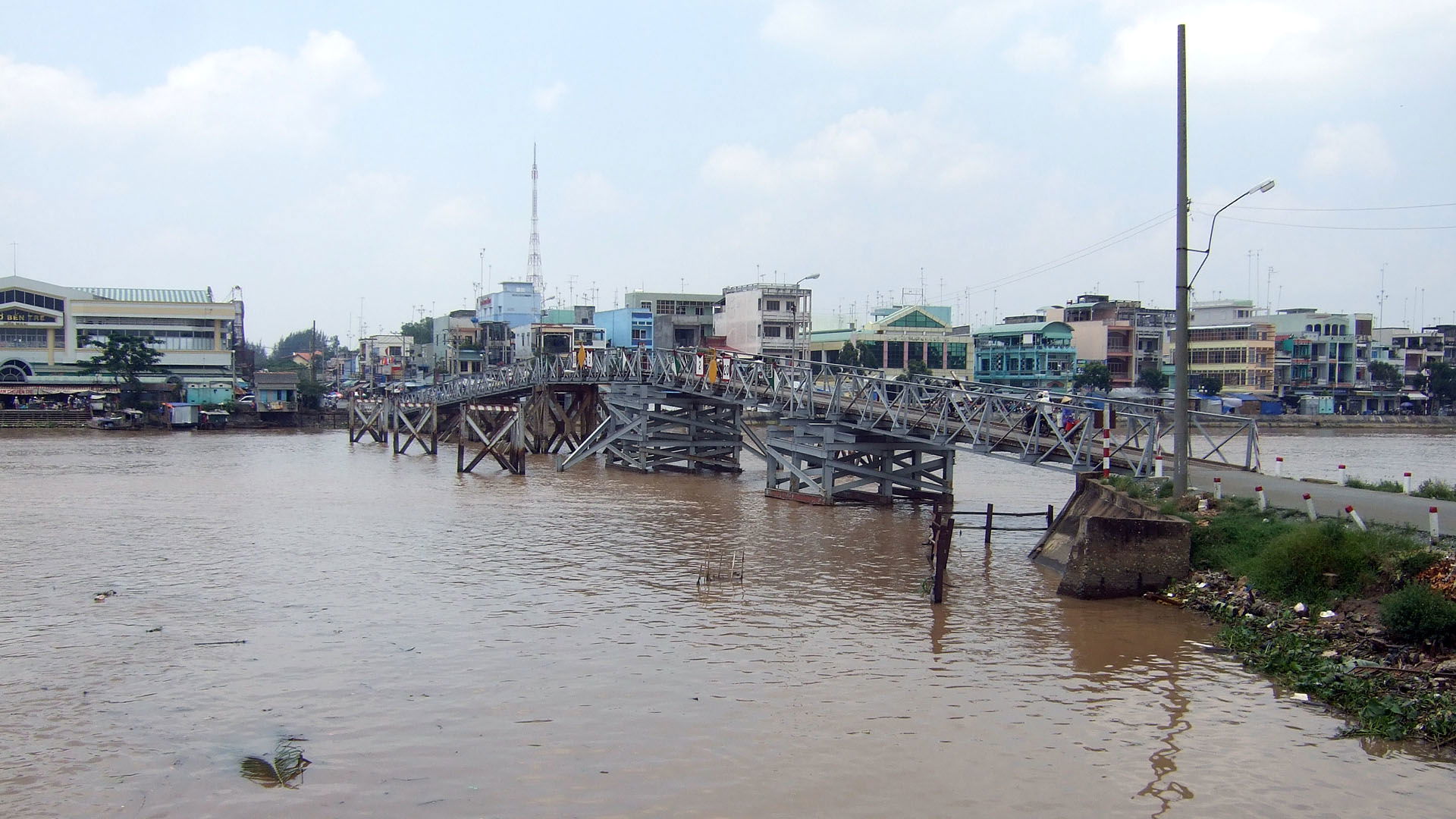 Old Ben Tre Bridge, Ben Tre city, Vietnam