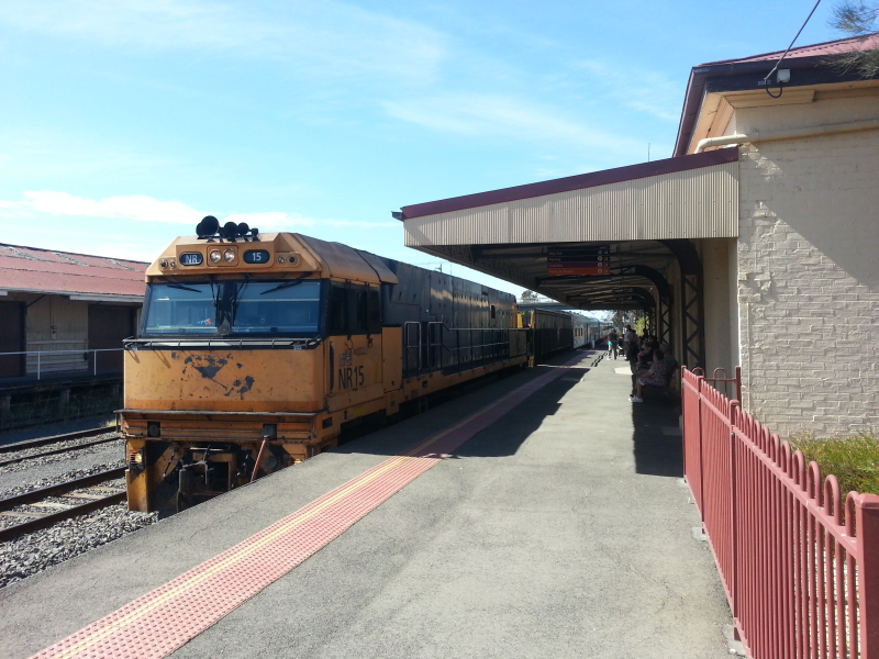 Horsham railway station with Overland train (arriving from Melb…