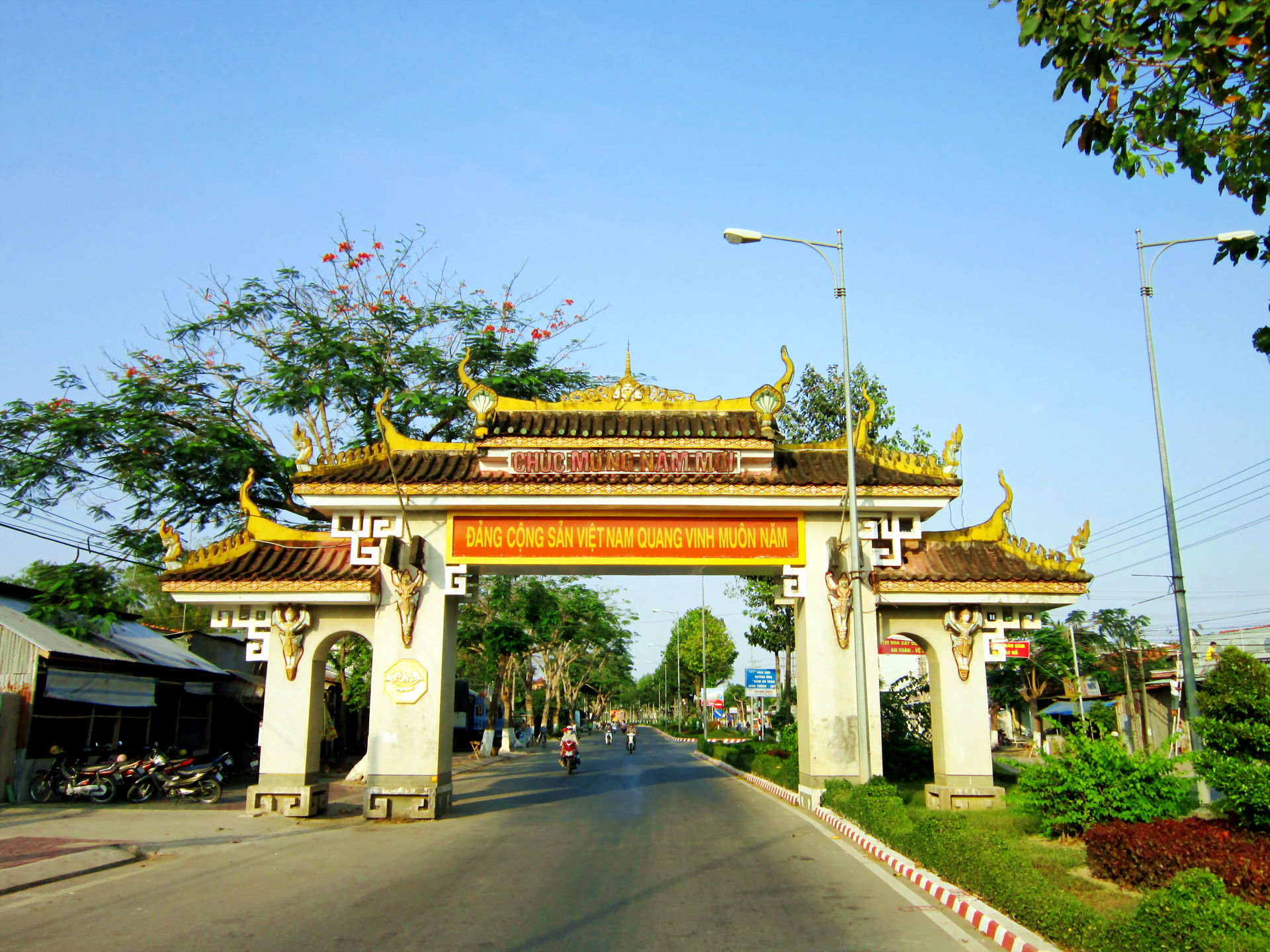 Cổng chào thành phố Trà Vinh, tỉnh Trà Vinh, Việt Nam.