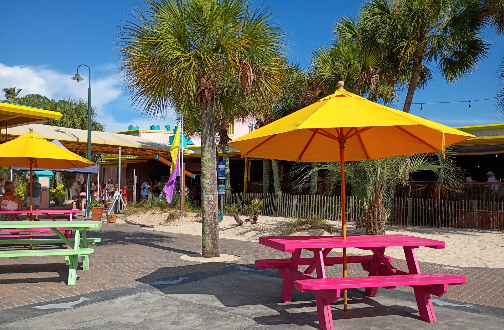 LuLu's Gulf Shores
200 E 25th Avenue, Gulf Shores, Alabama