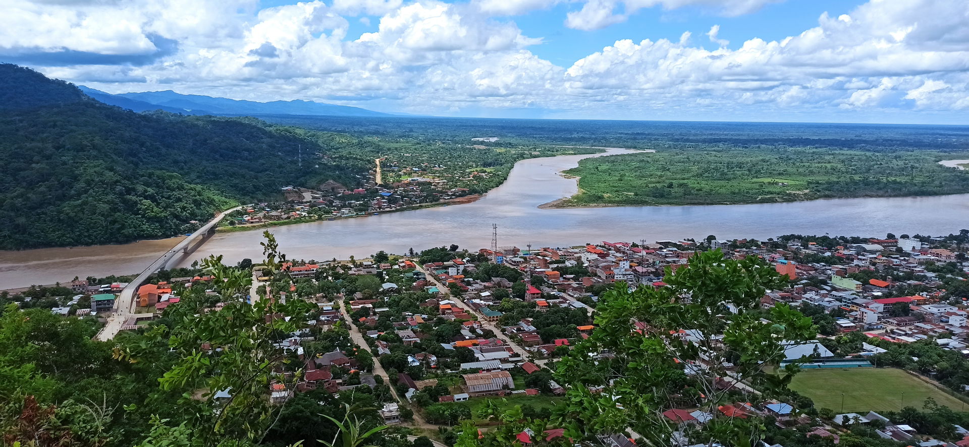 Vista de Rurrenabaque y San Buenaventura desde el mirador de Ru…
