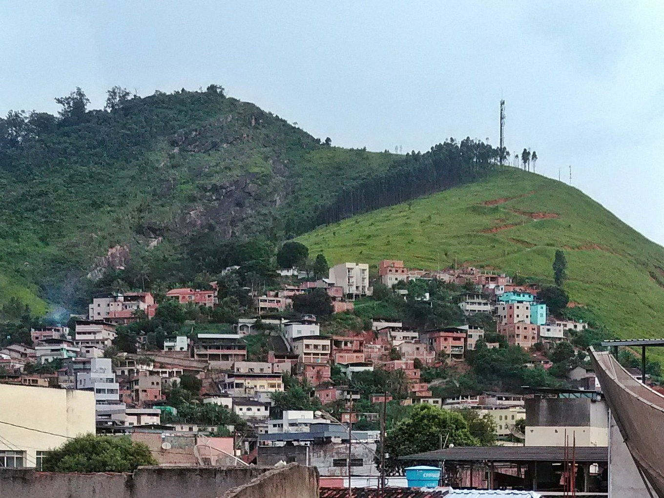 Houses in hills in the Alvorada neighborhood, in Timóteo, Minas…