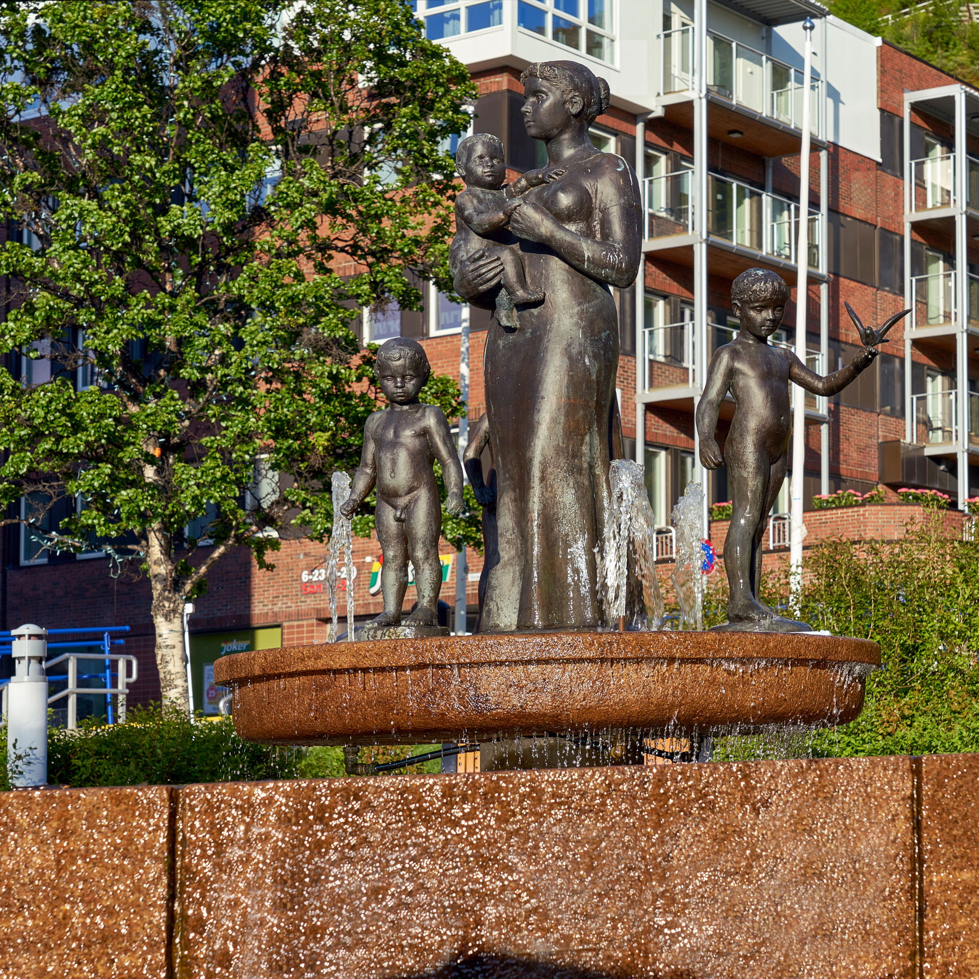 'Mother and child' fountain seen from SE - Hammerfest, Norway