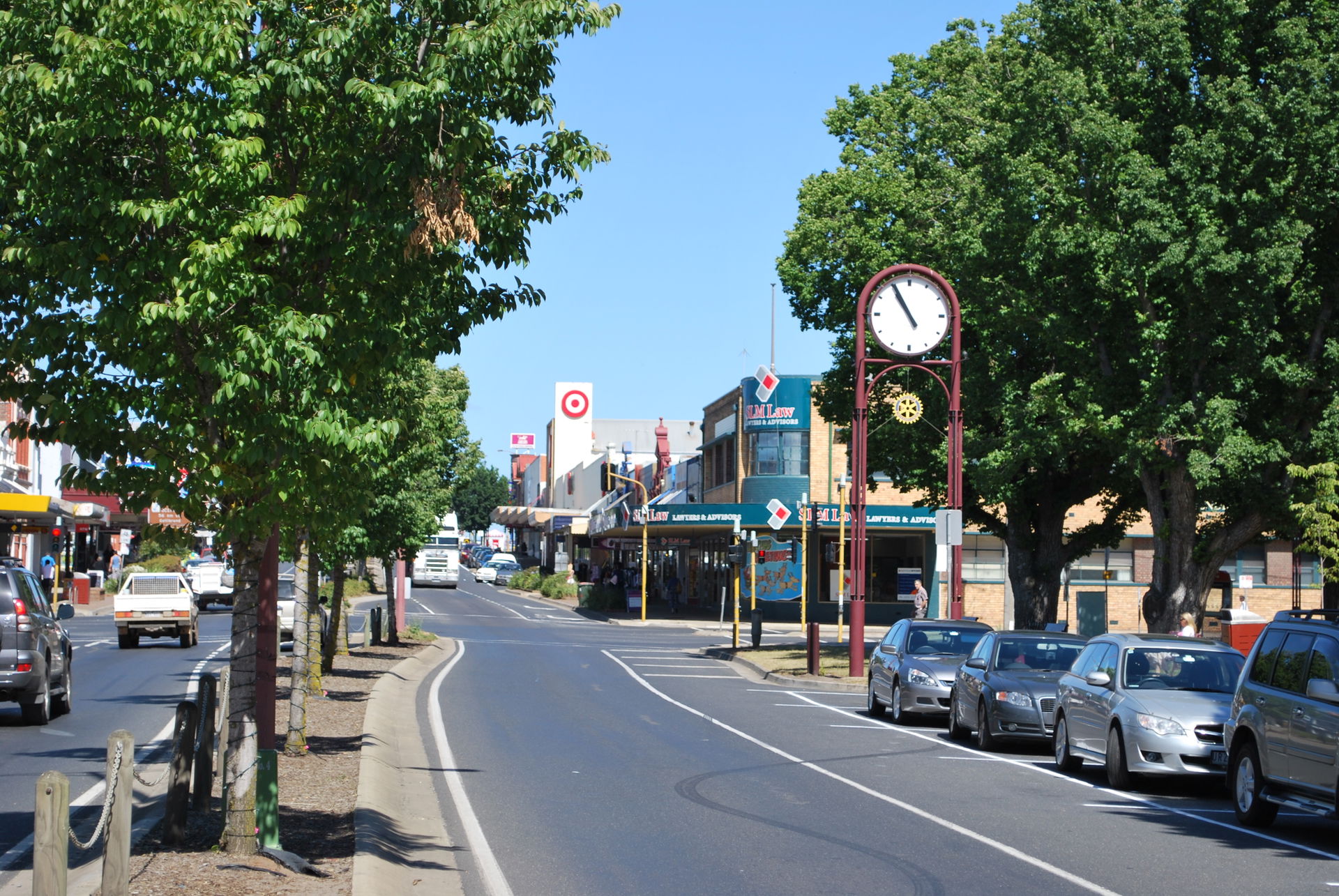 Murray St (en:Princes Highway), the main street of en:Colac, Vi…