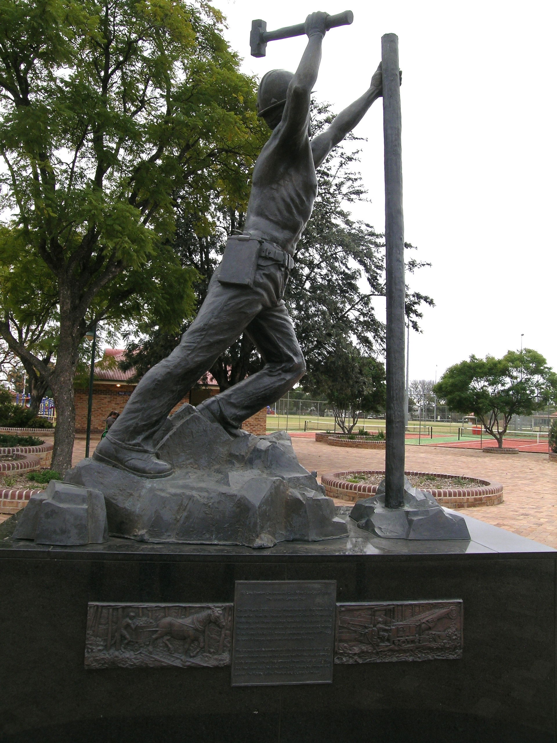 Monument to miners who have lost their lives, Gunnedah, NSW