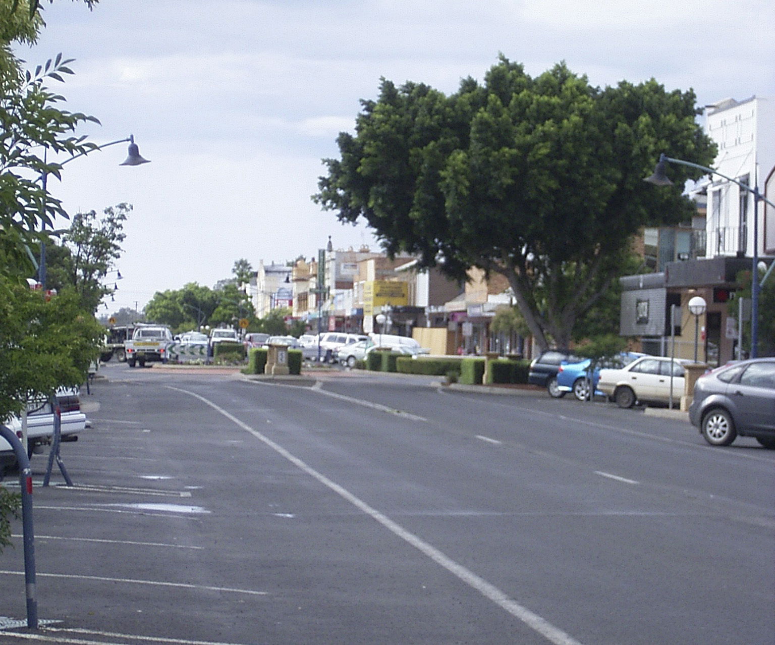 Maitland Street, a commercial street in Narrabri, New South Wal…