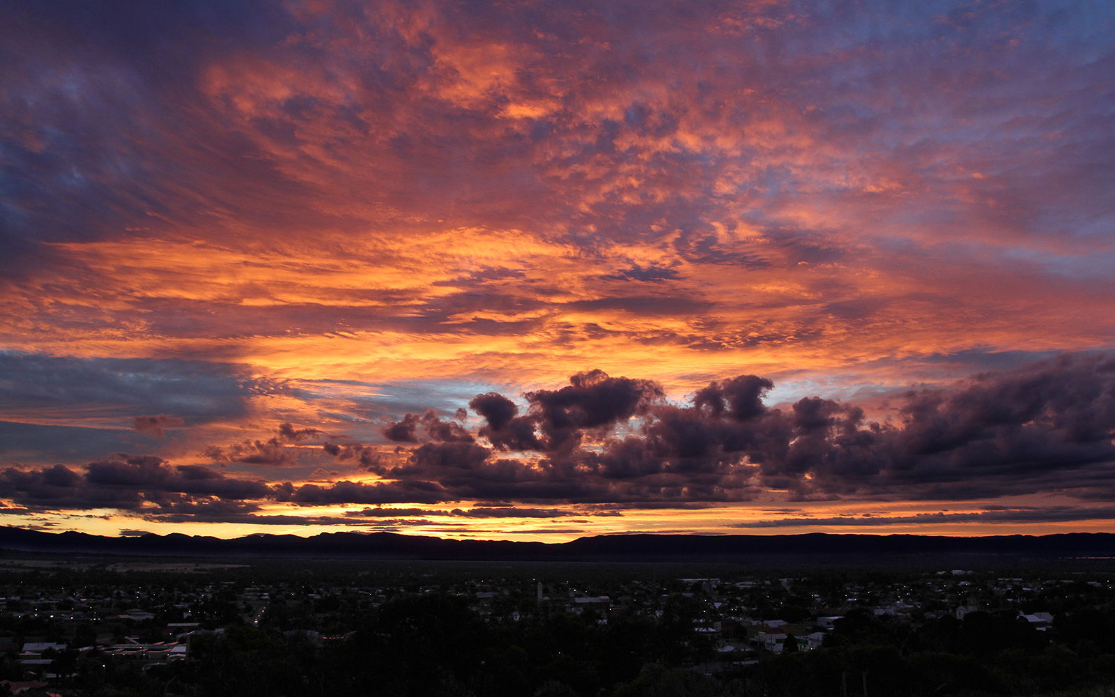 Sunset over Stawell, Victoria and the Grampians from Big Hill L…