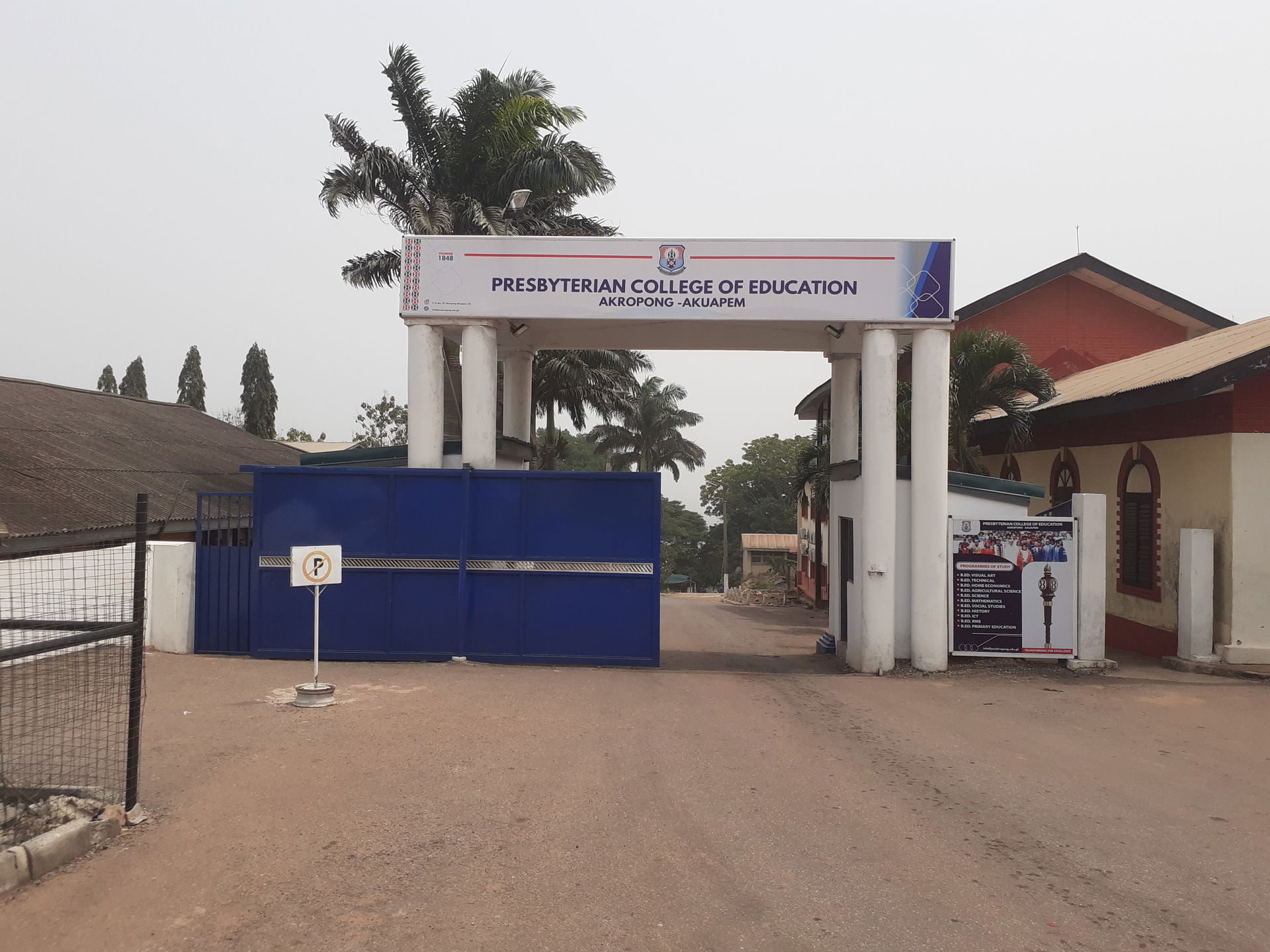 Presbyterian College of Education Akropong gate