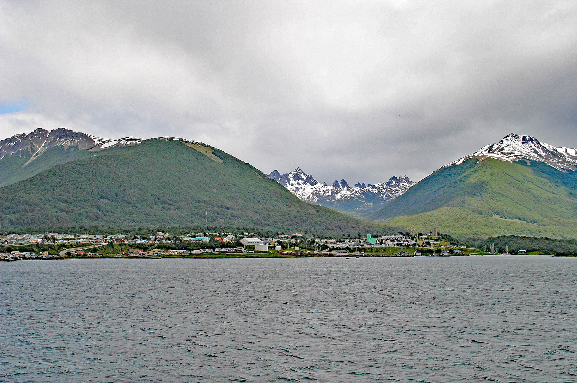 Puerto Williams ist eine chilenische Ortschaft  mit etwa 2.400 …