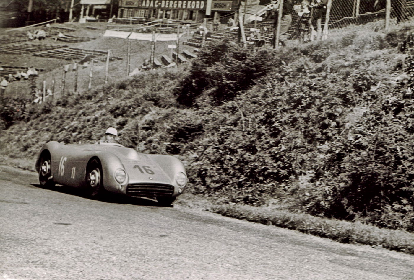 Karl-Günther Bechem beim internationalen ADAC Bergrekord 1953 i…
