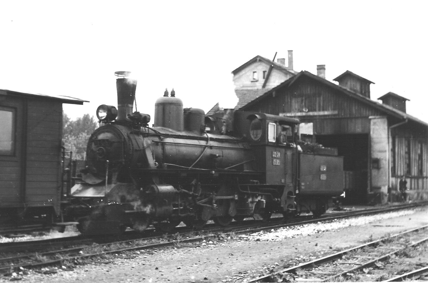 Narrow gauge express train locomotive 73-015 in Prijedor, Bosni…