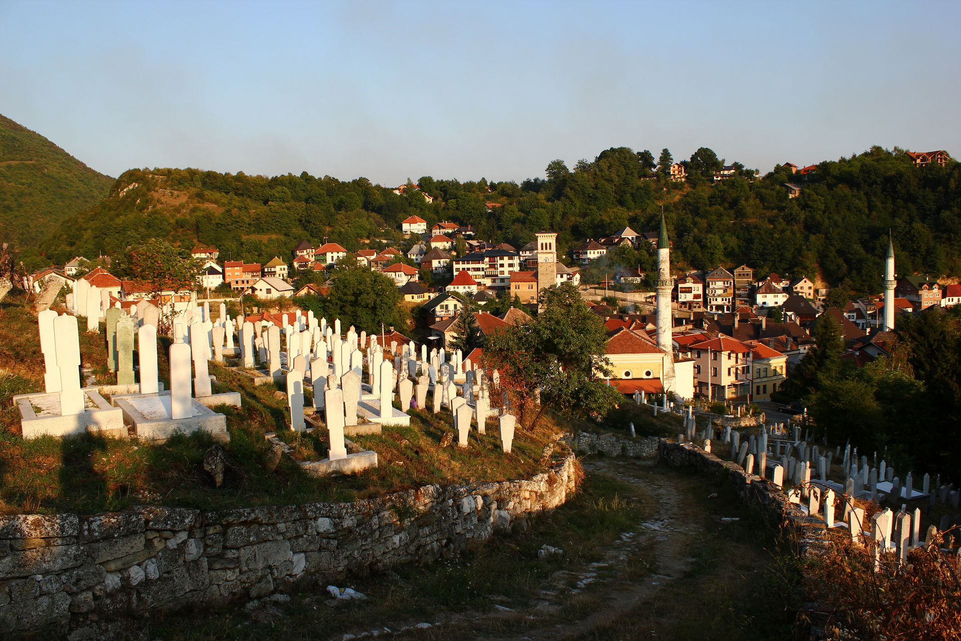 Friedhof oberhalb der Altstadt von Travnik.
