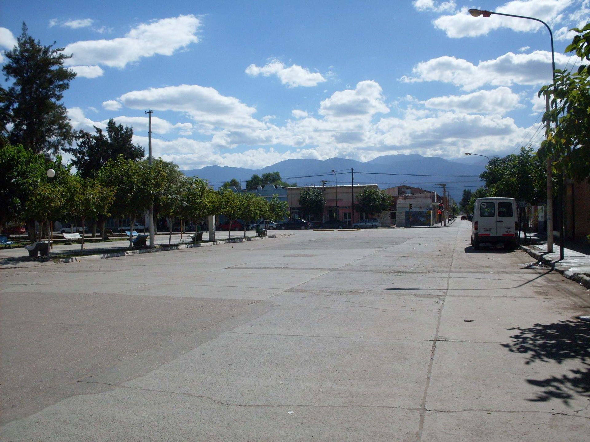 Centro de la ciudad de Tinogasta, Catamarca, Argentina.