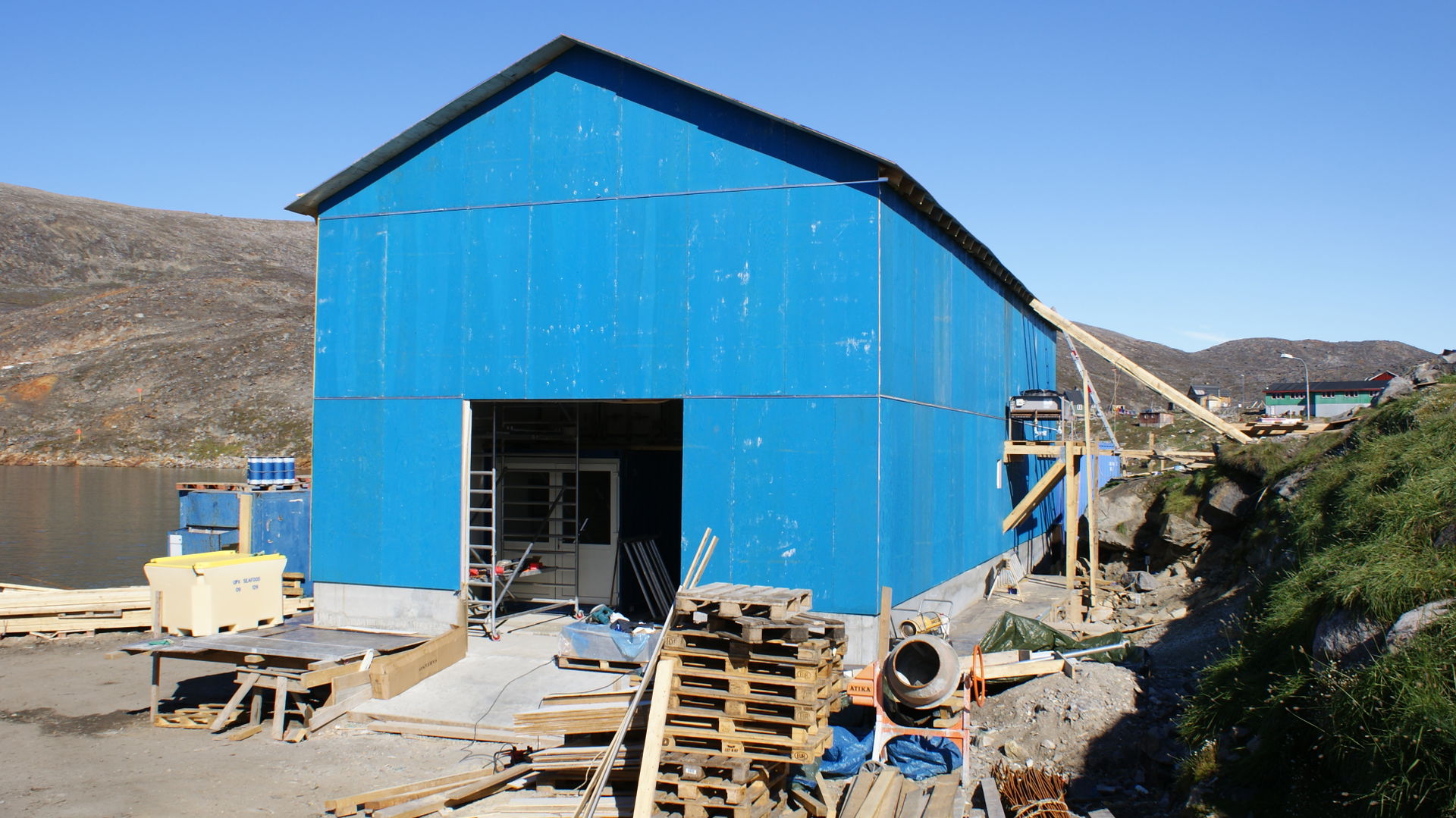 Upernavik Seafood fish processing factory under construction. N…