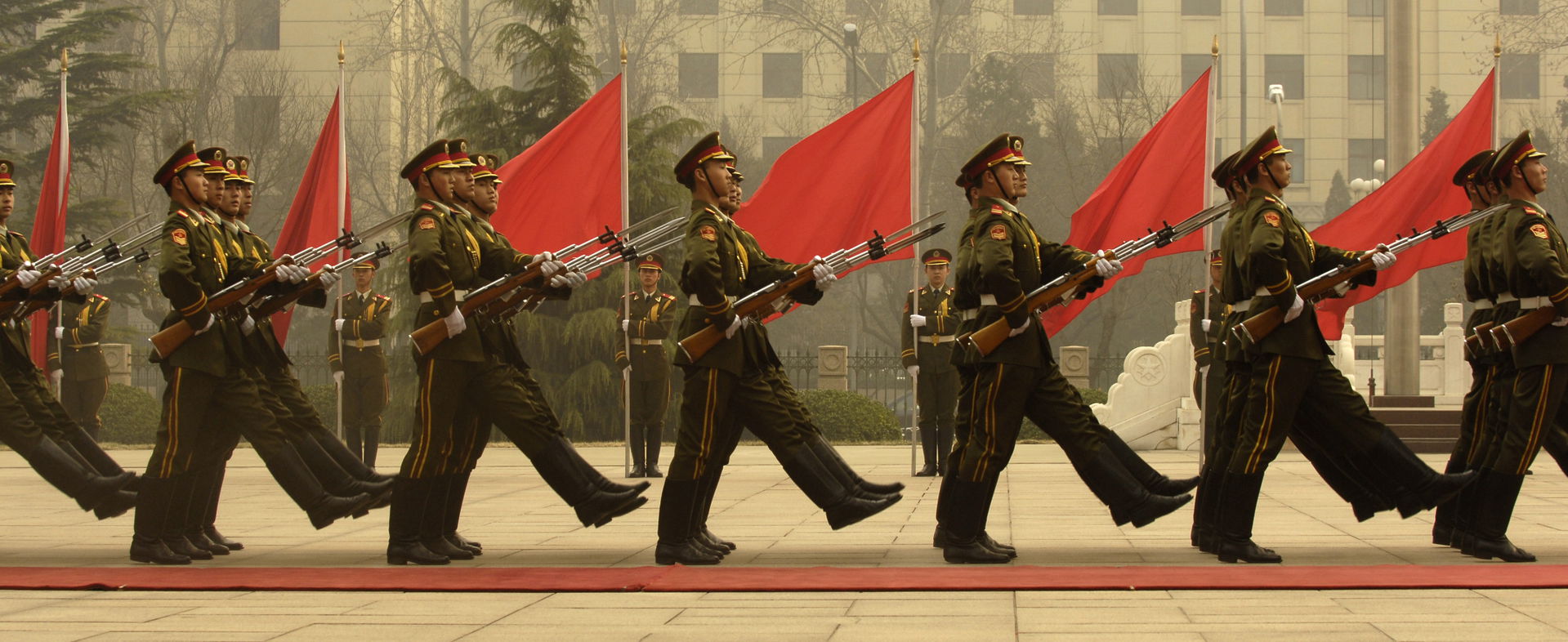 Members of a Chinese military honor guard march during a welcom…