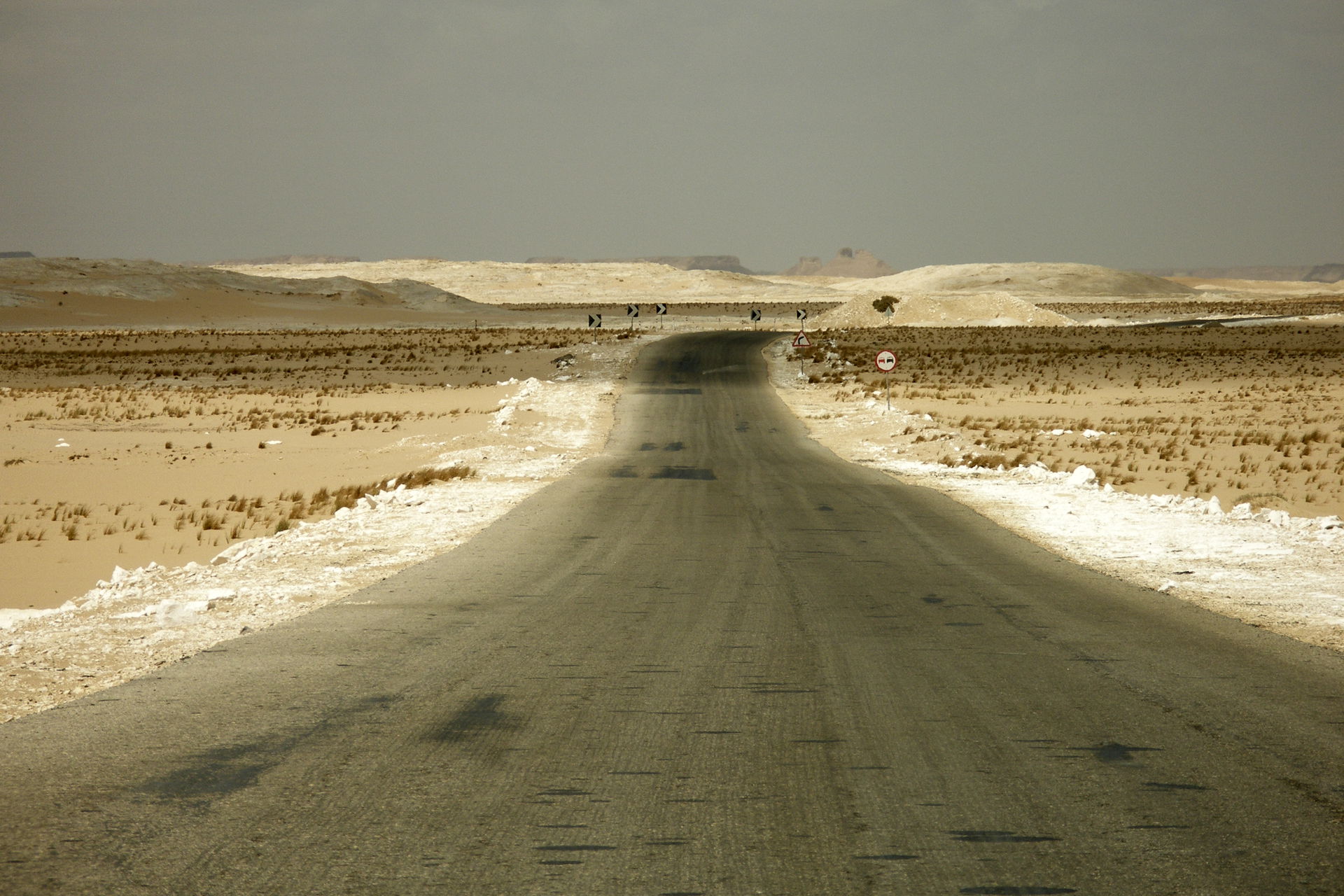 Al Farafra is a small oasis located in Egypt's Western Desert. …